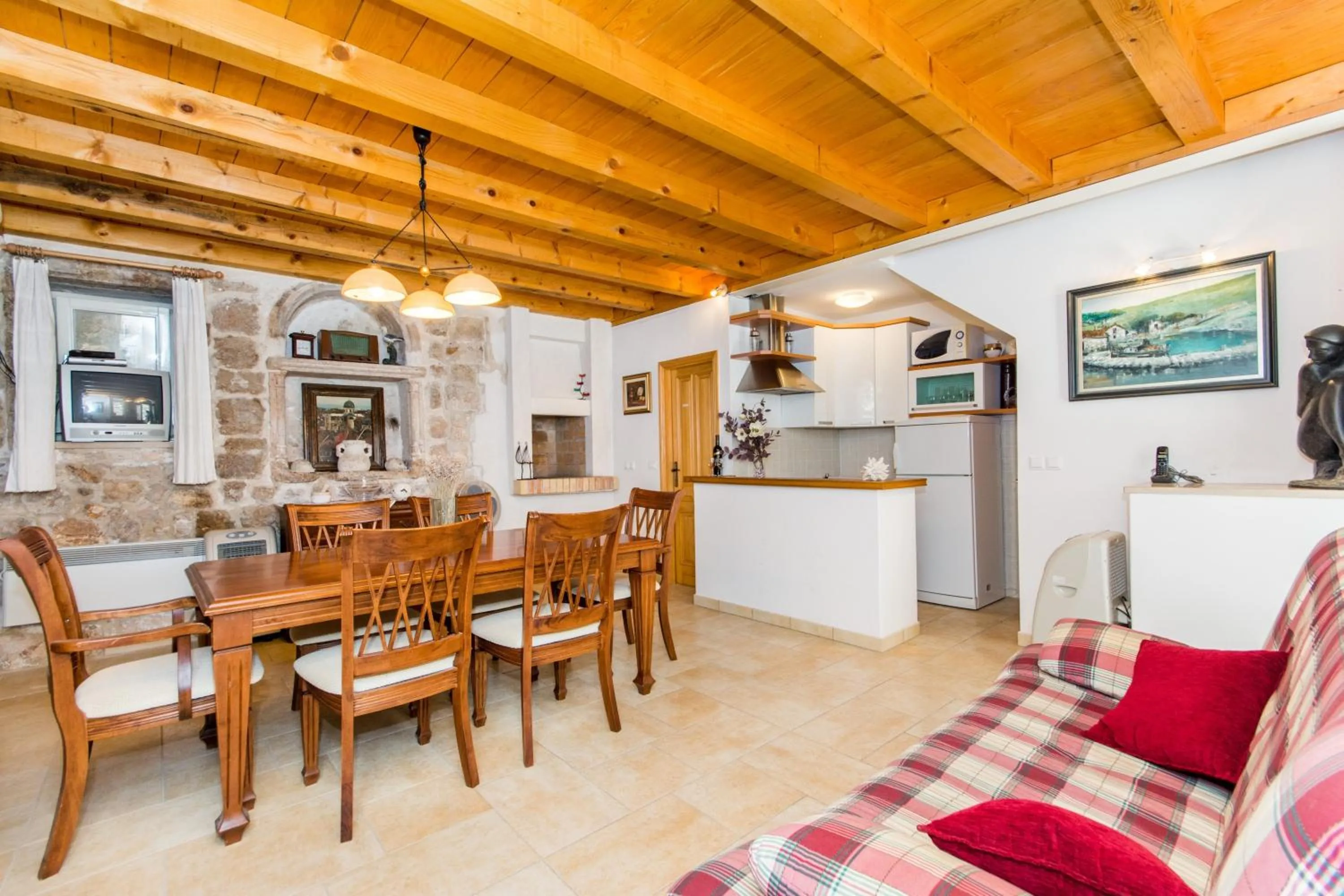 Kitchen or kitchenette in Foteza Apartments