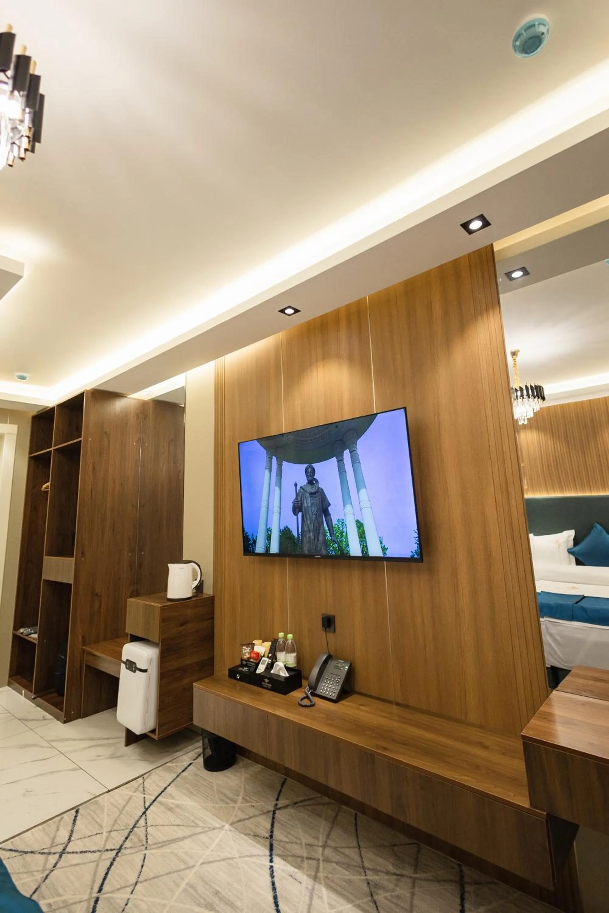 LakeSide Hotel by EDEN Group