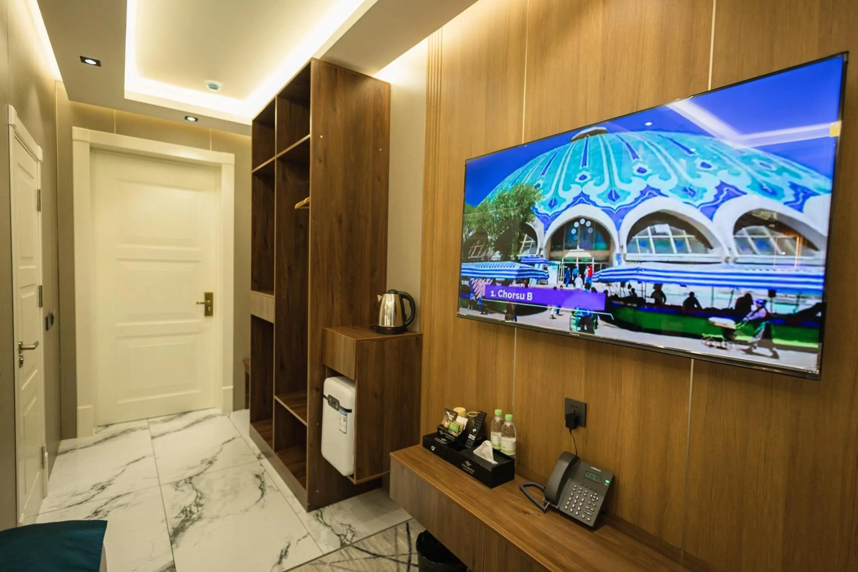 LakeSide Hotel by EDEN Group