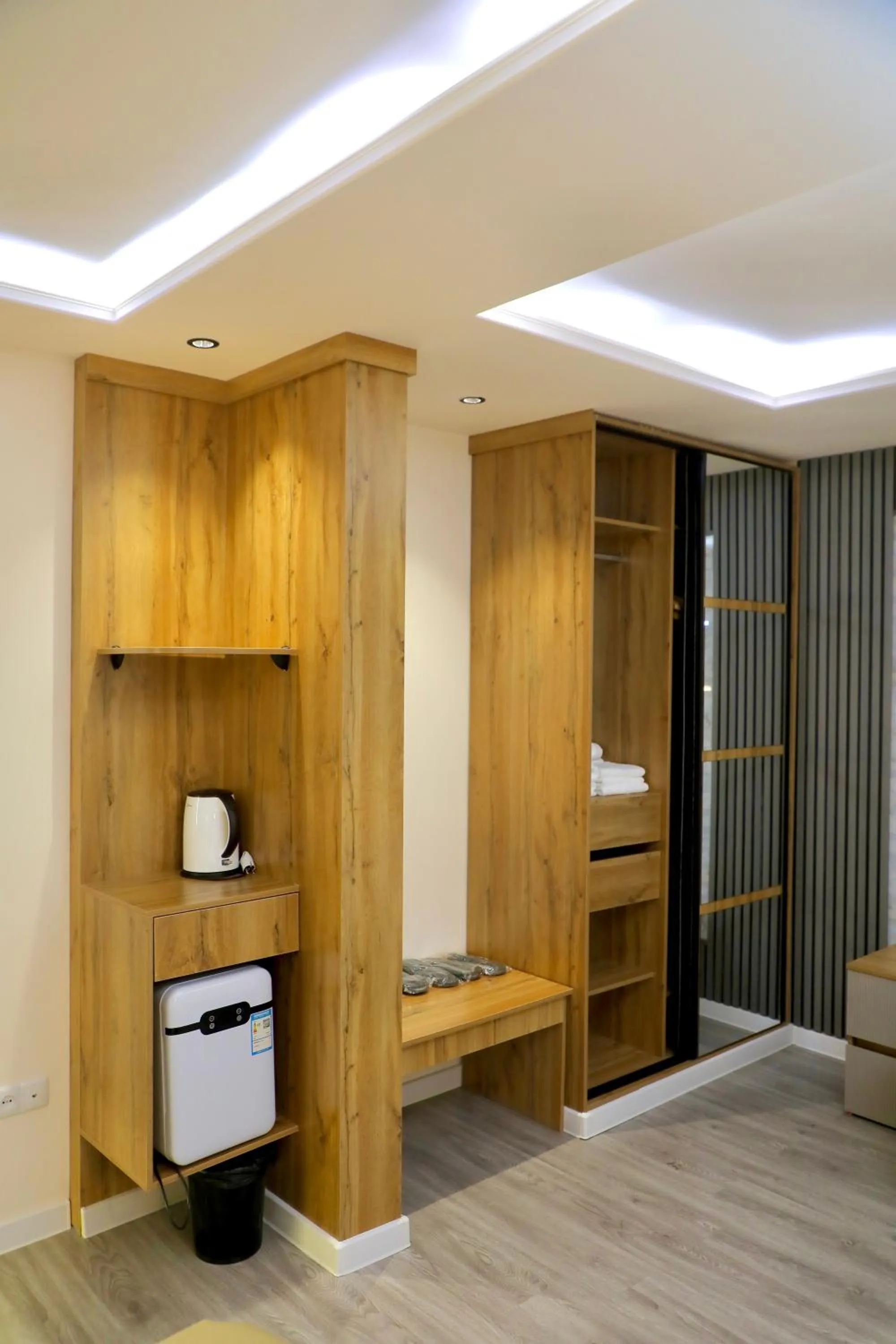 LakeSide Hotel by EDEN Group