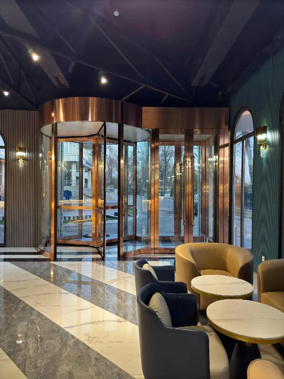 LakeSide Hotel by EDEN Group