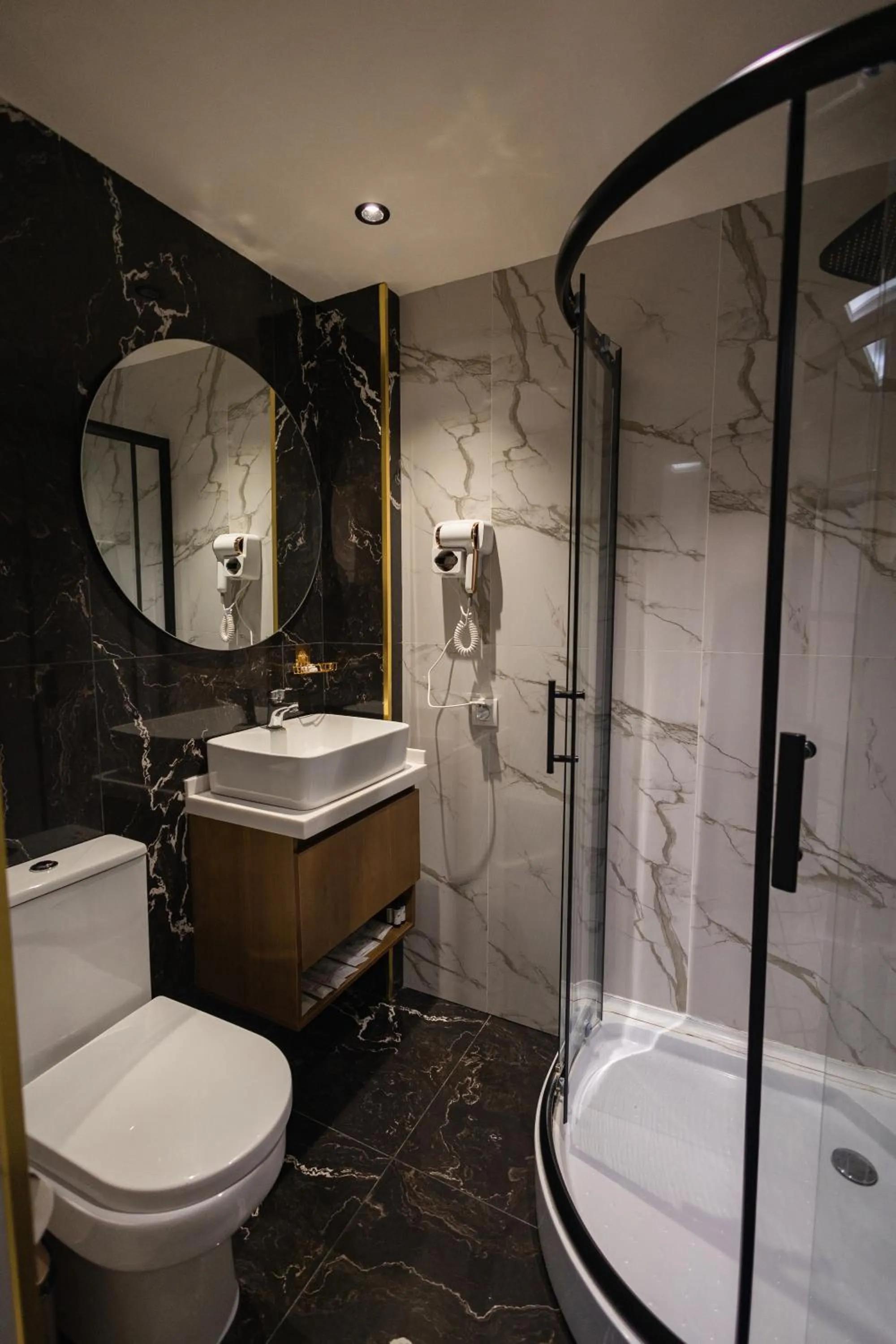LakeSide Hotel by EDEN Group