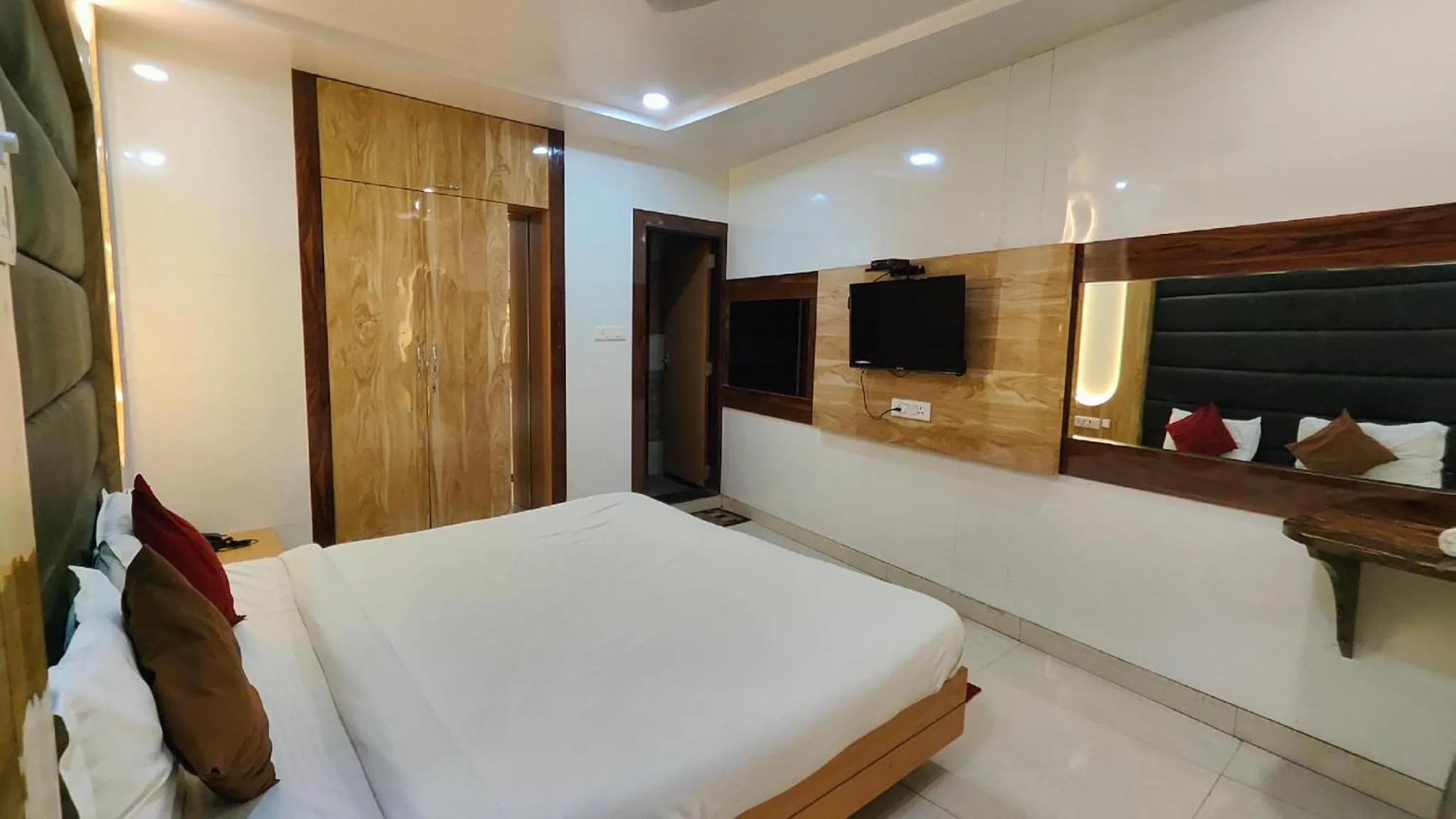 Hotel Sapphire Inn