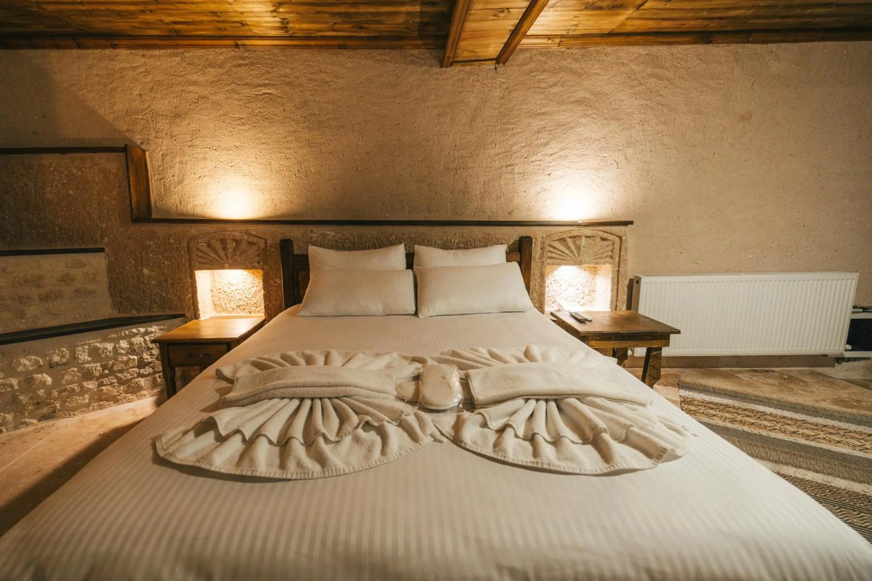 Bed in Cappatria Cave House