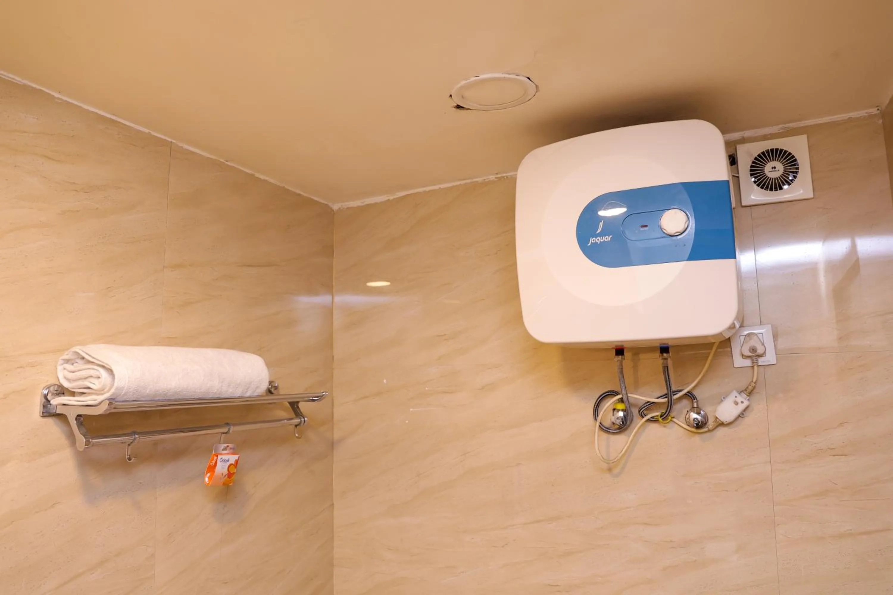 Bathroom in Hotel Samrat - On Mall Road