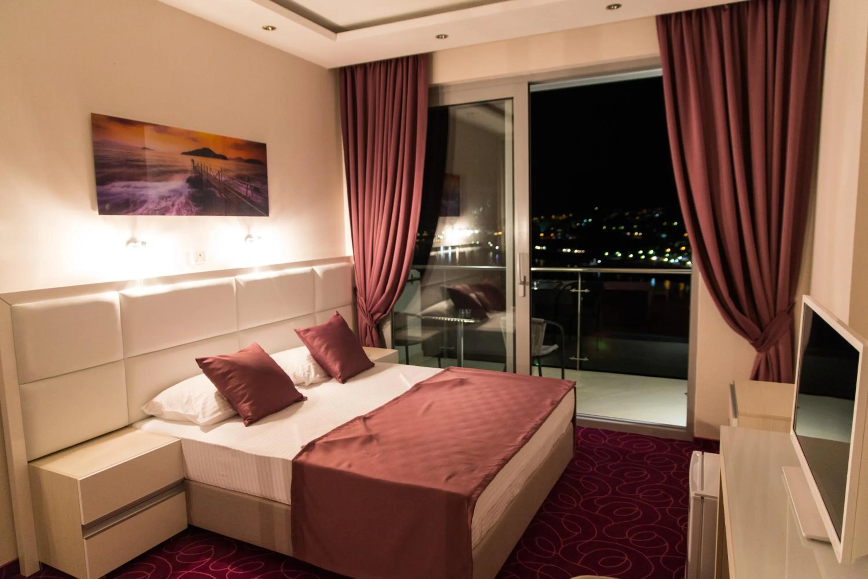 Photo of the whole room, Bed in Hotel Ponta Nova