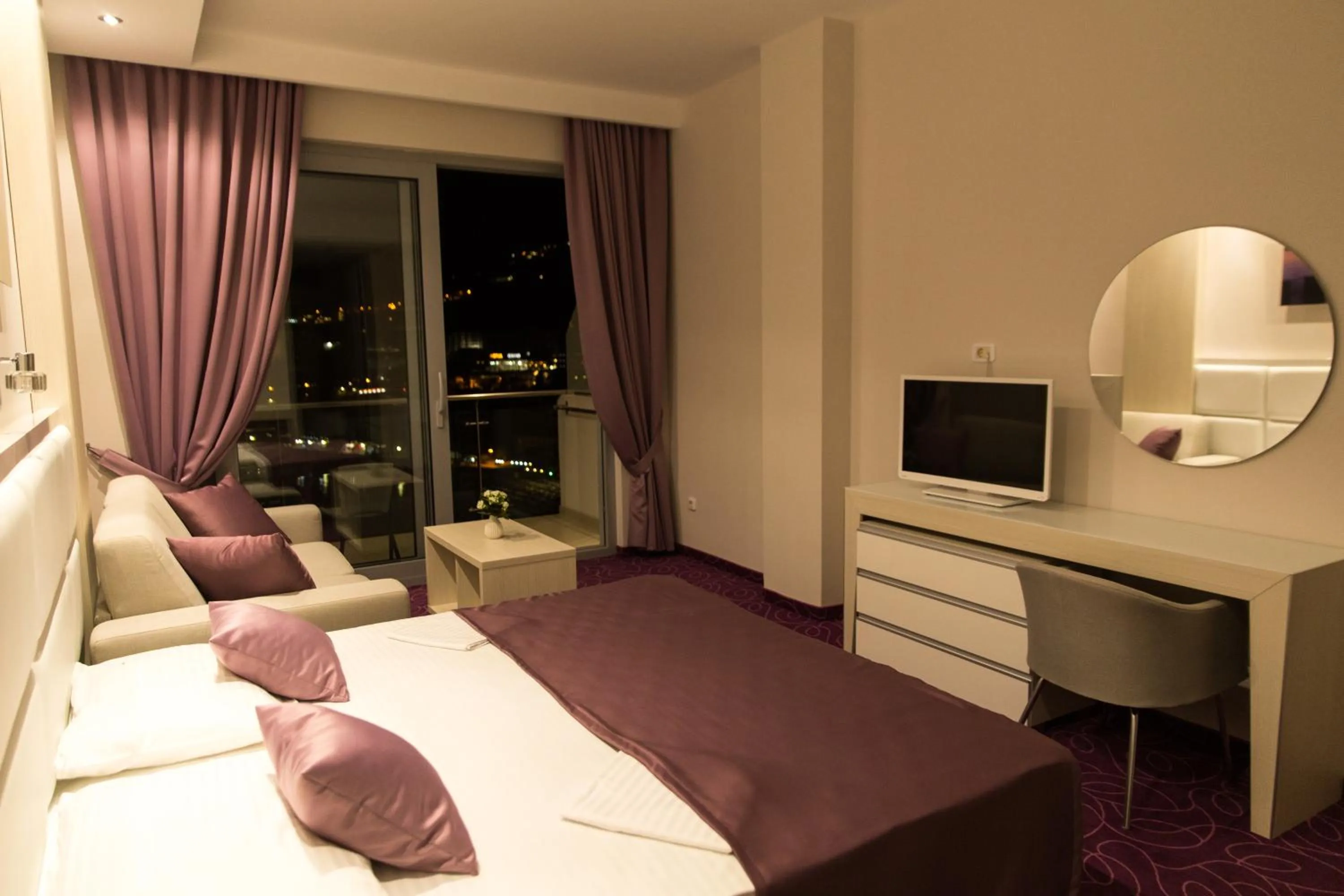 Photo of the whole room, Bed in Hotel Ponta Nova