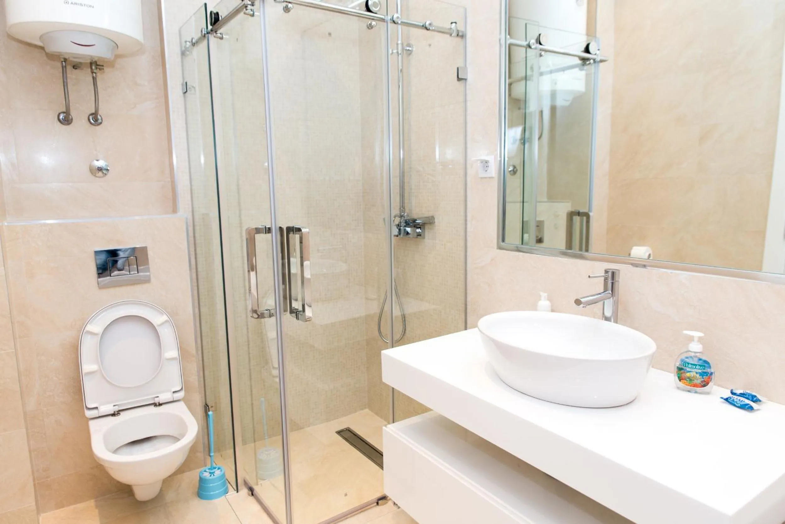 Toilet in Hotel Ponta Nova