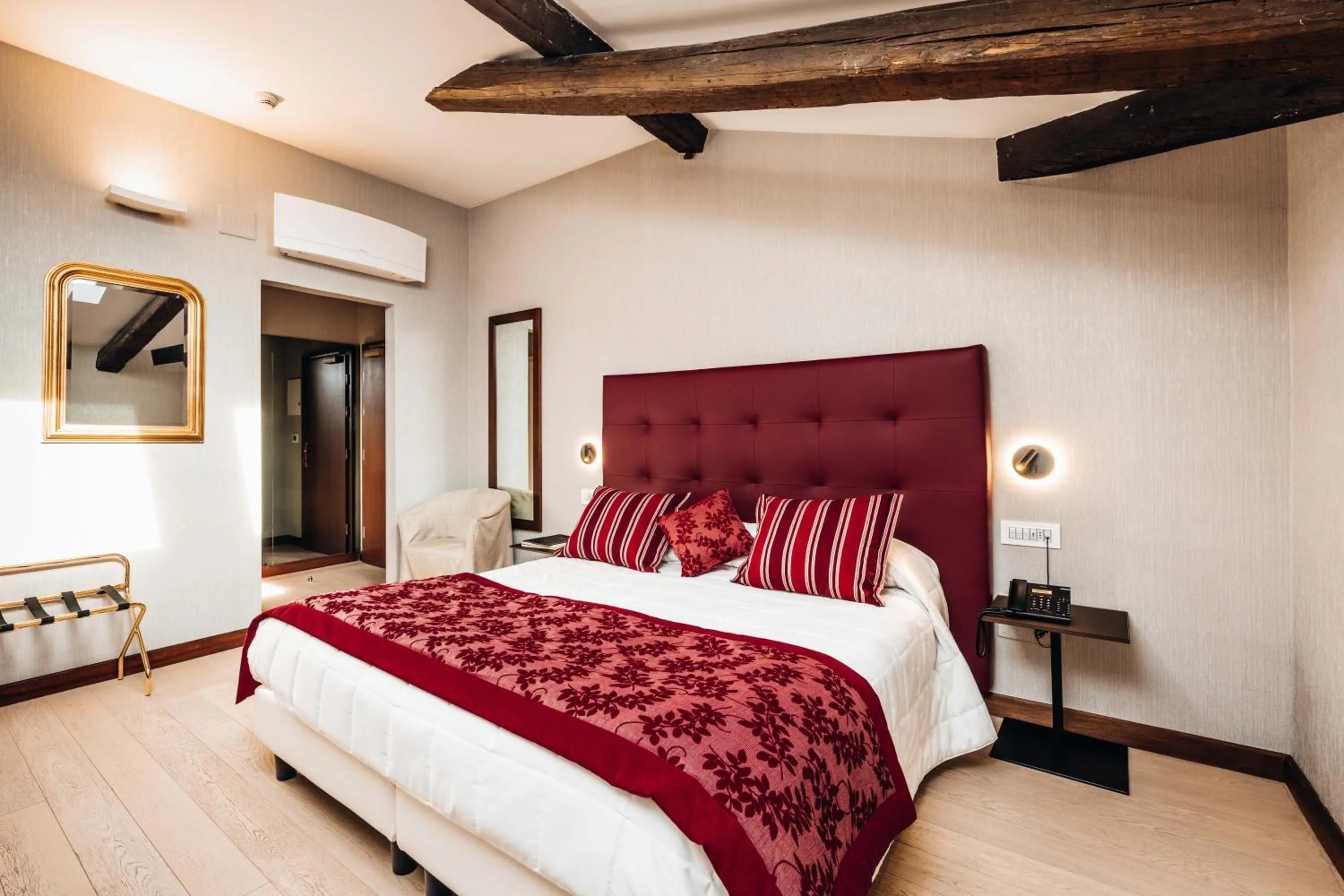 Bedroom, Bed in Hotel Villa Madruzzo