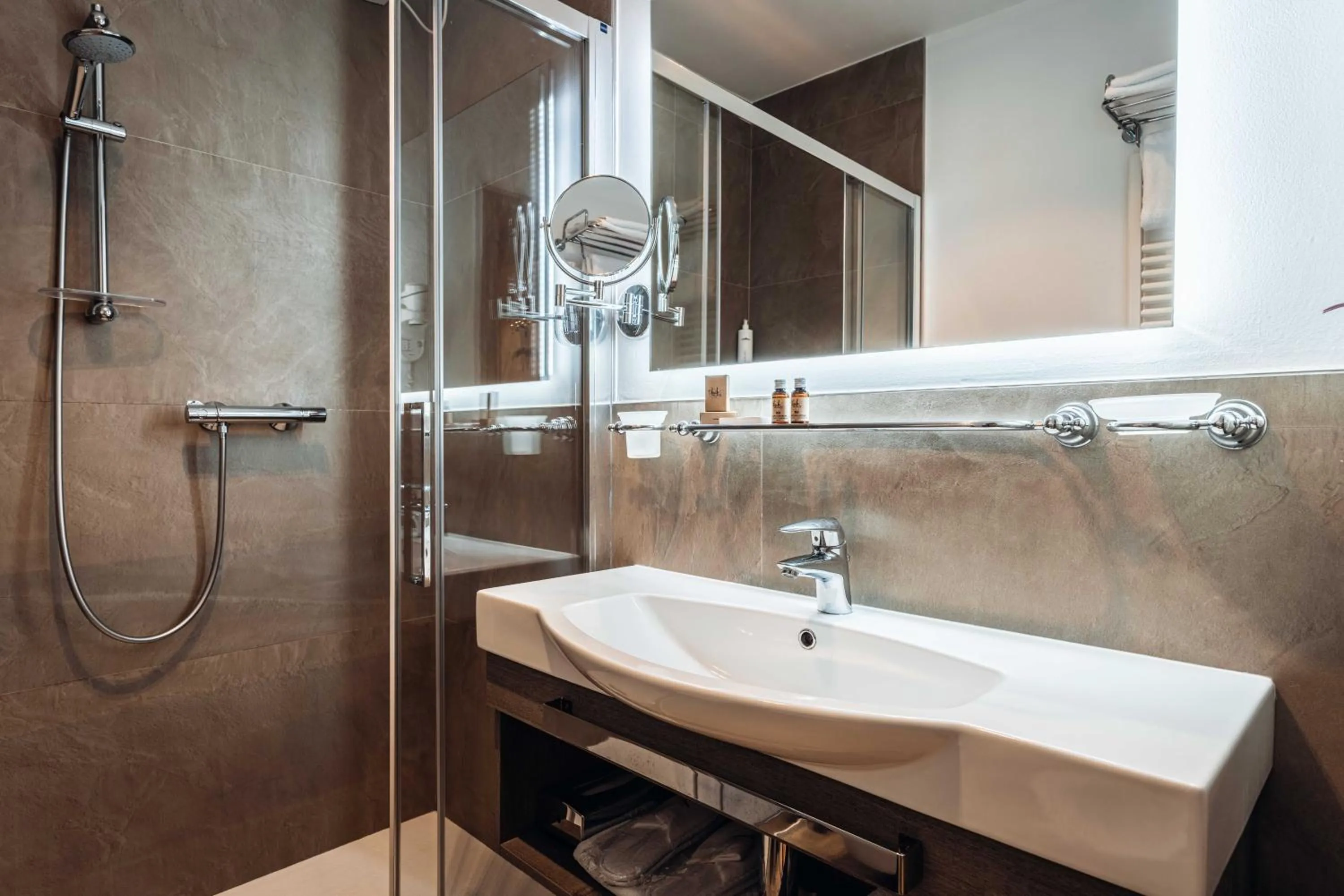 Bathroom in Hotel Villa Madruzzo