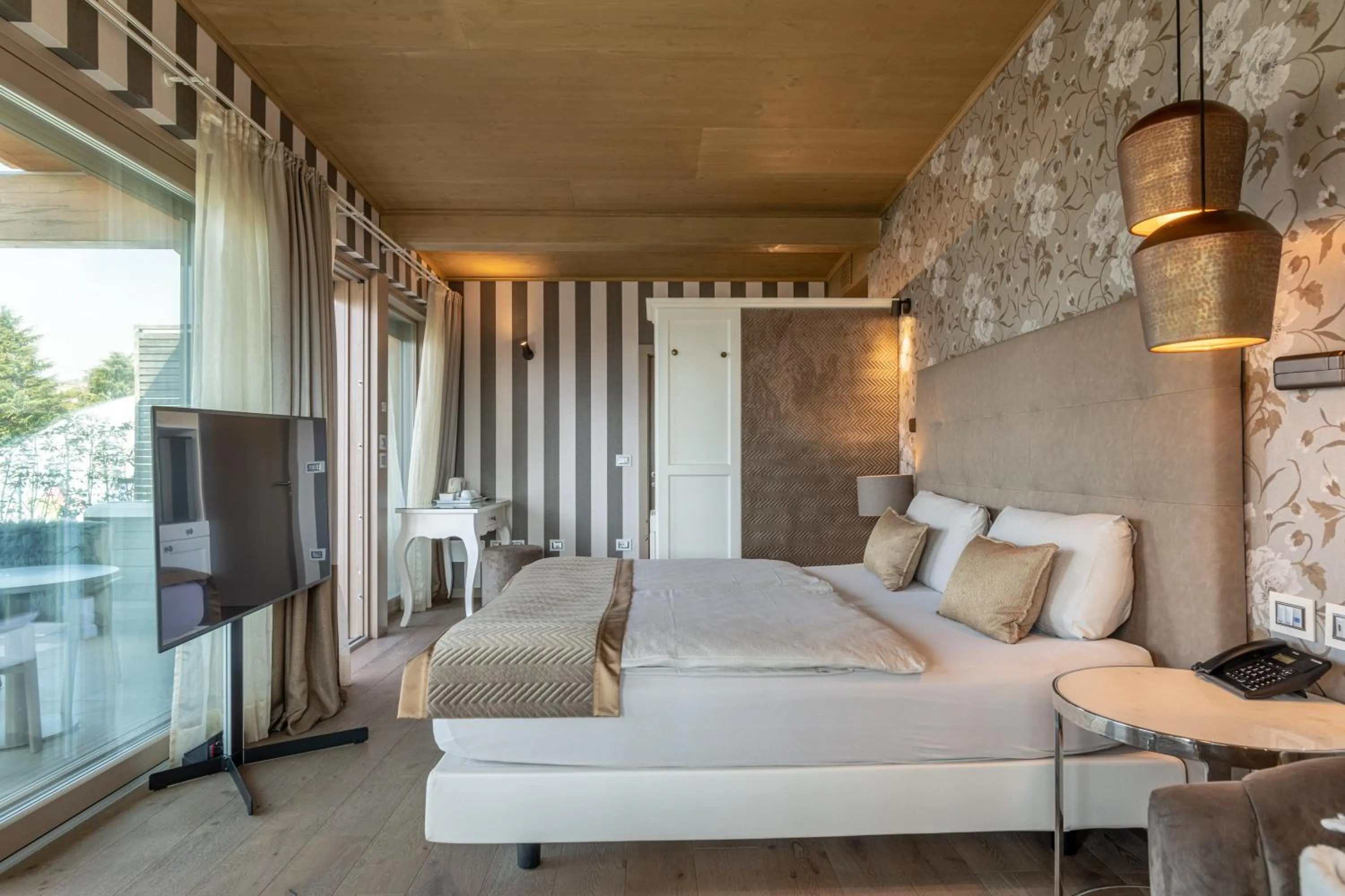 Bedroom, Bed in Hotel Villa Madruzzo