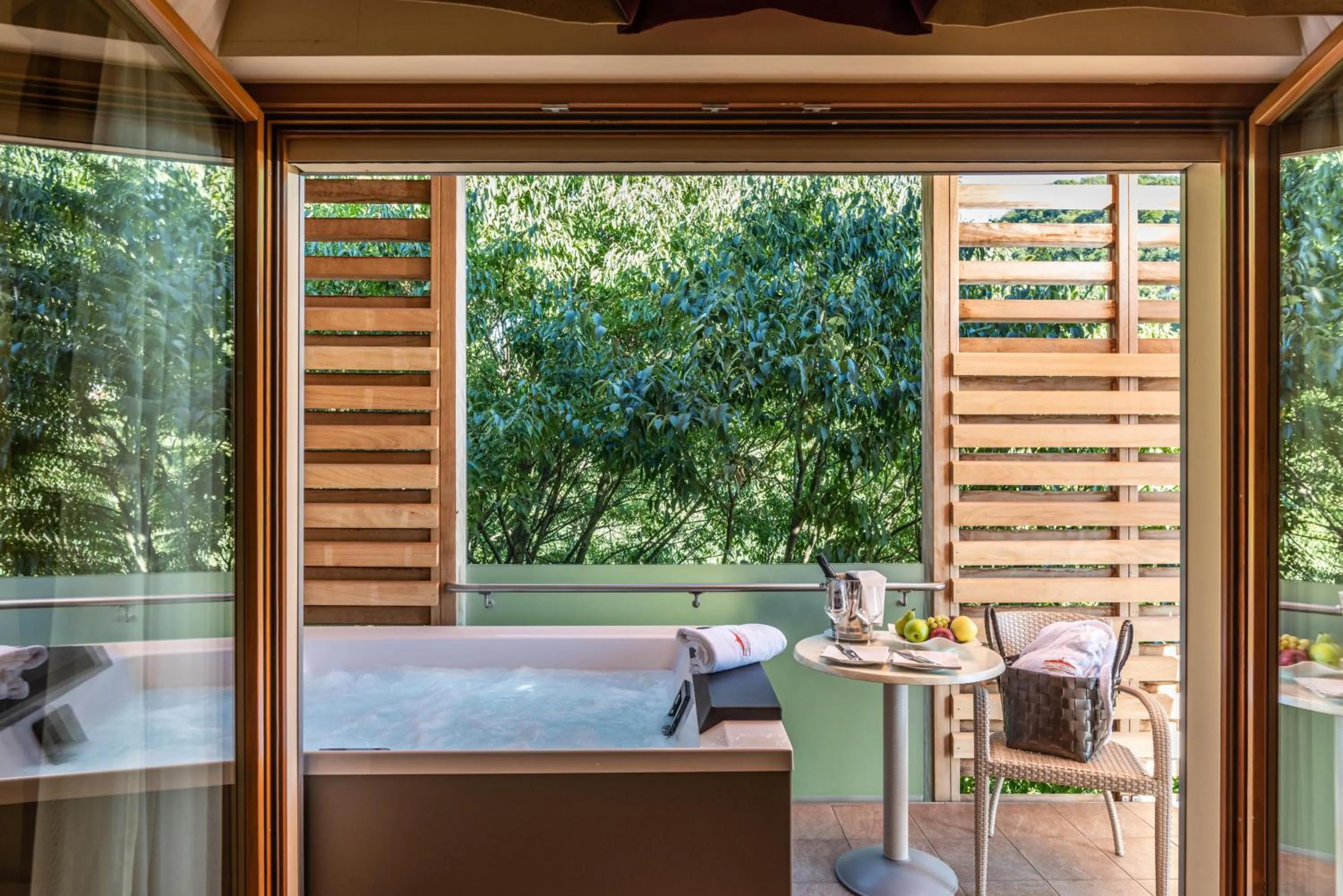 Hot Tub in Hotel Villa Madruzzo