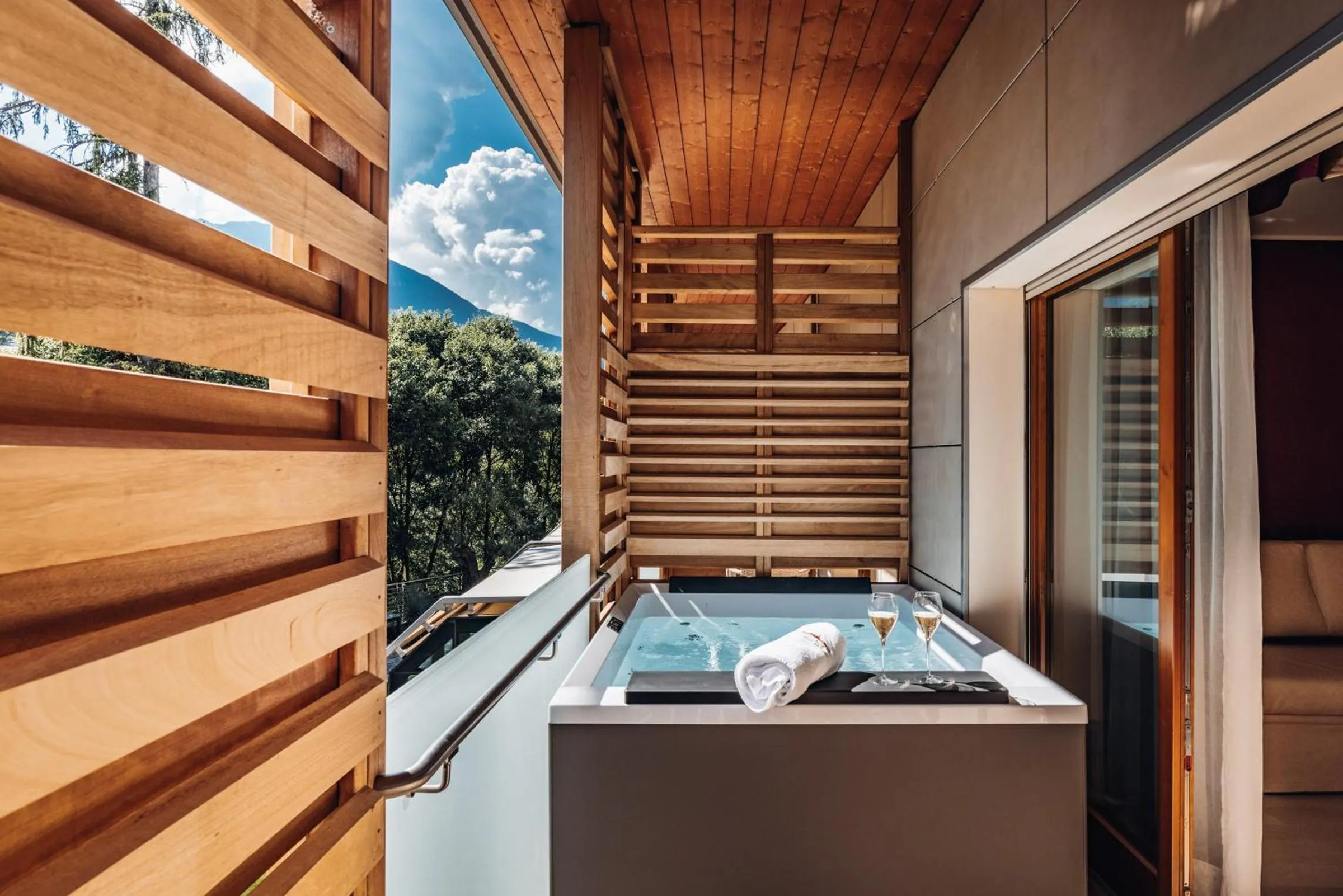 Hot Tub in Hotel Villa Madruzzo