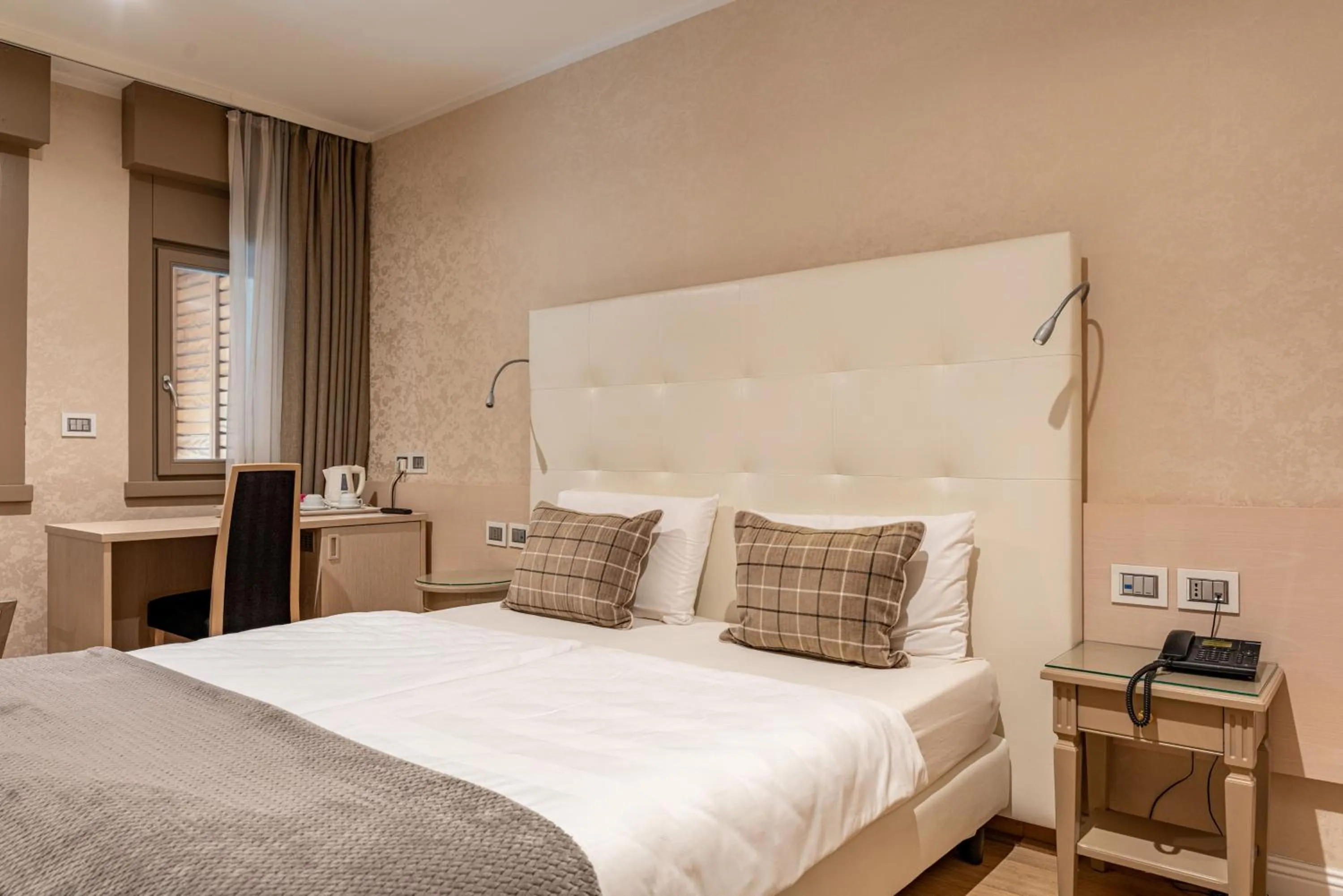 Bedroom, Bed in Hotel Villa Madruzzo