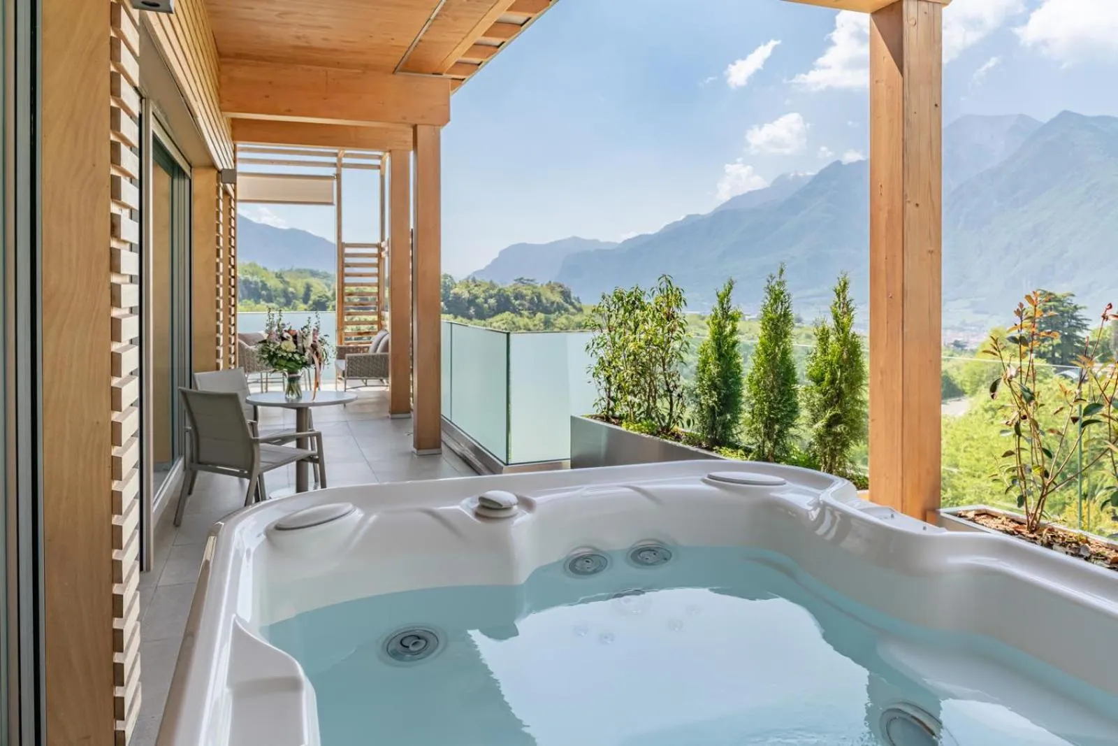 Hot Tub in Hotel Villa Madruzzo