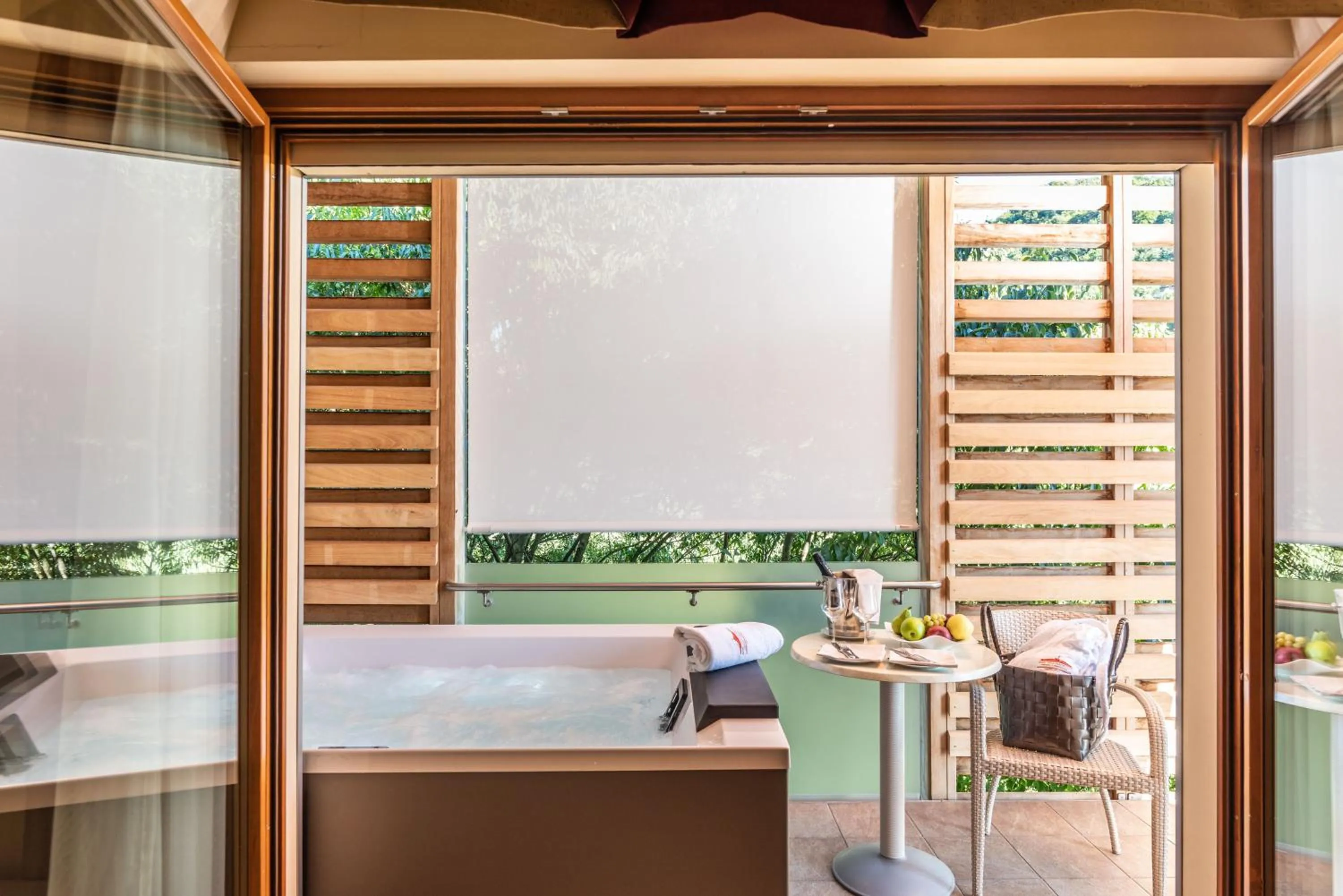 Hot Tub in Hotel Villa Madruzzo