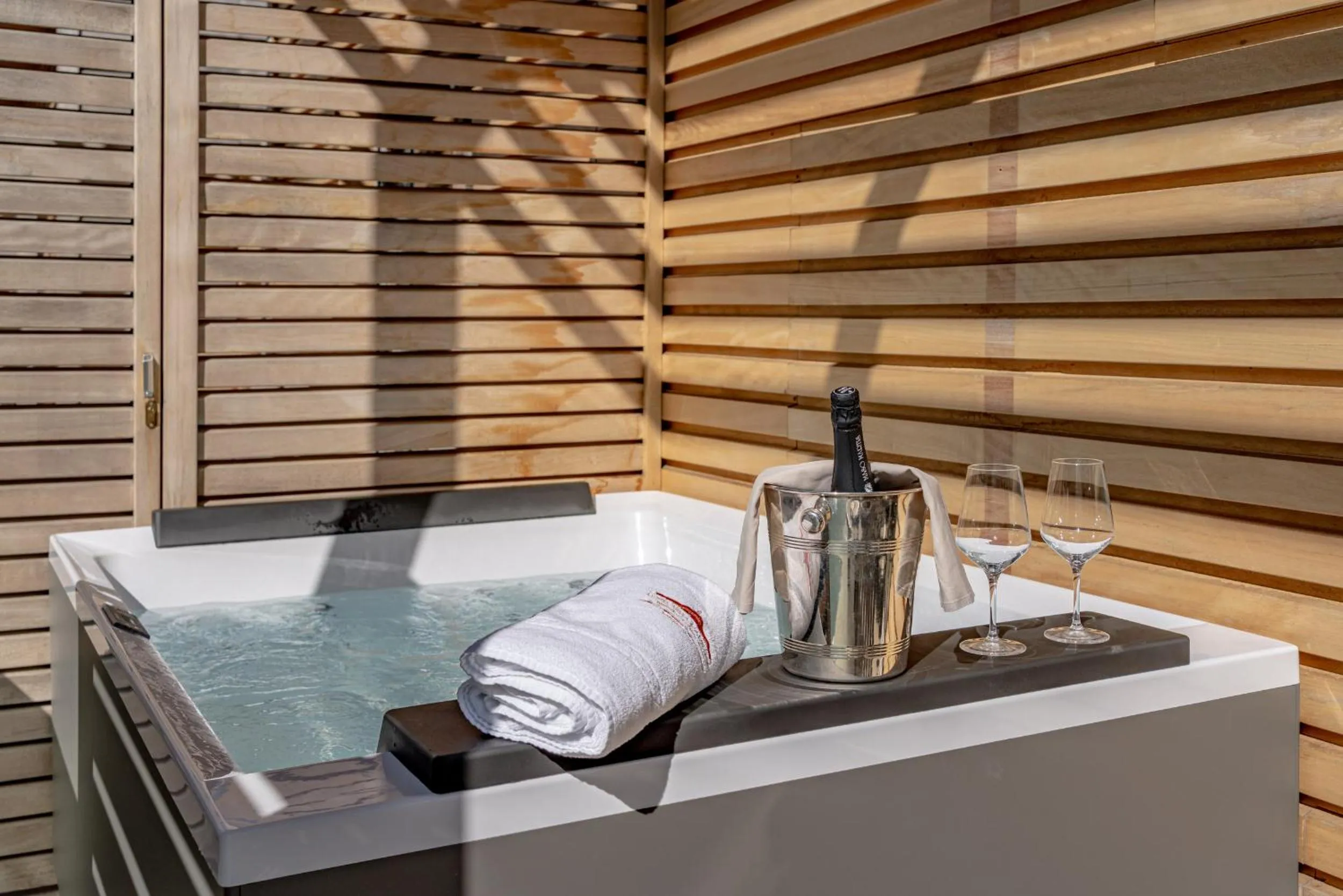 Hot Tub in Hotel Villa Madruzzo