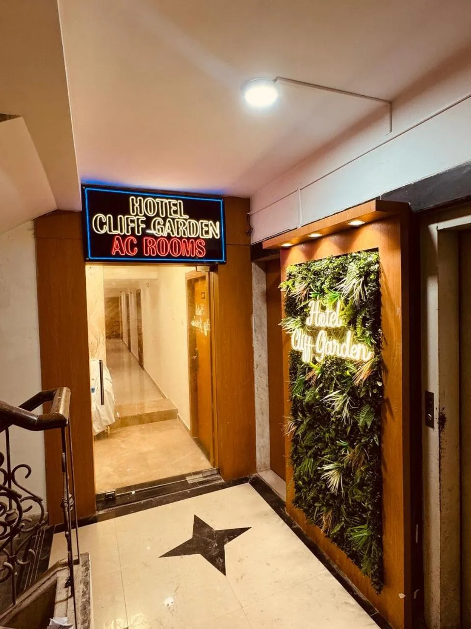 Property building in Hotel Cliff Garden