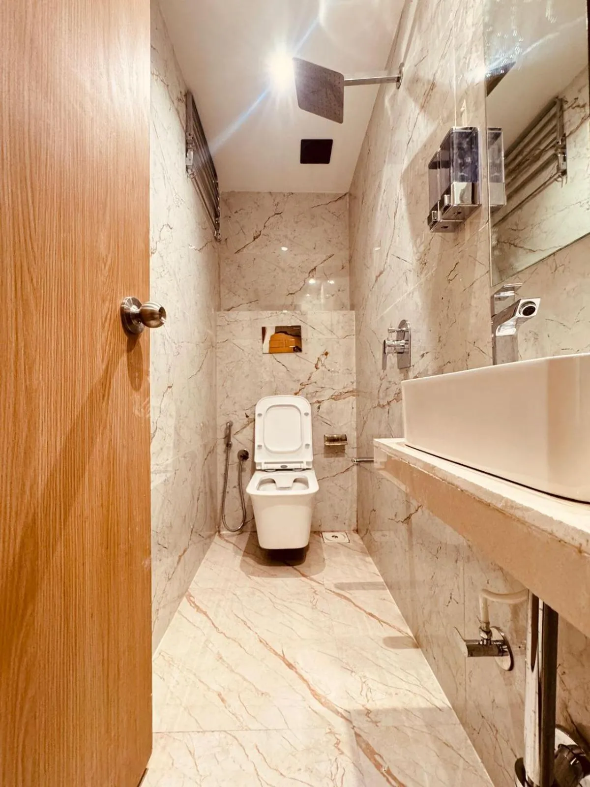 Shower in Hotel Cliff Garden