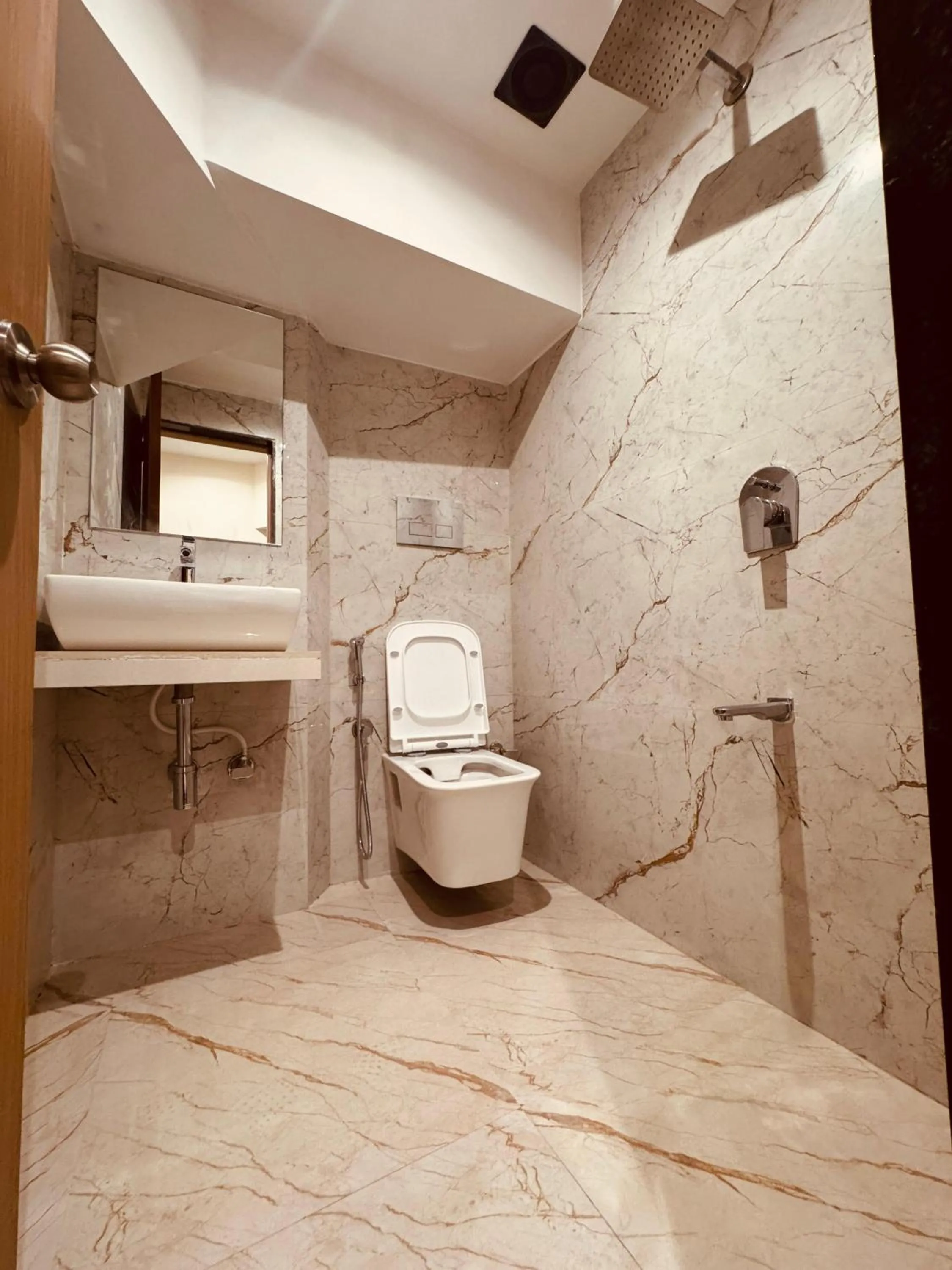 Shower in Hotel Cliff Garden
