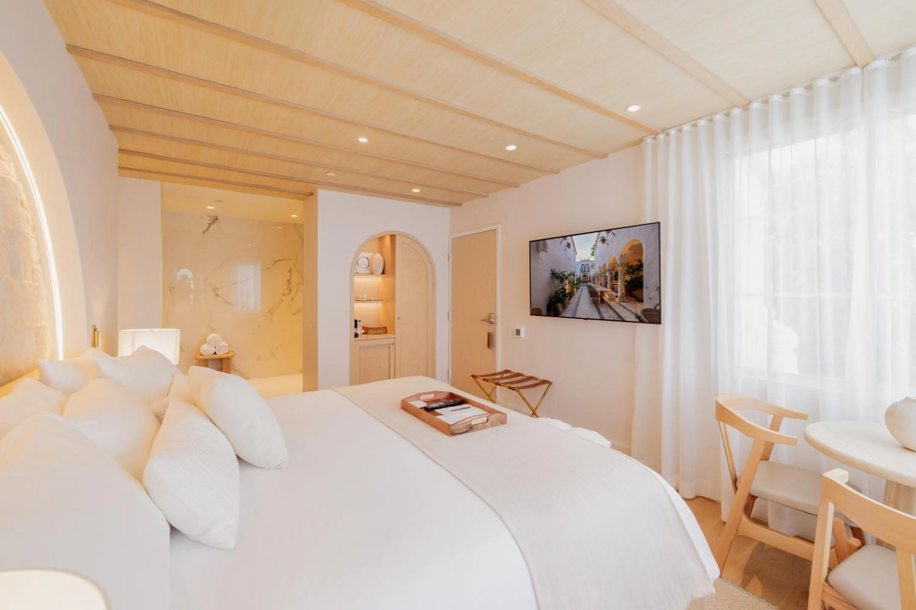 King Room - Disability Access in Donatella Boutique Hotel