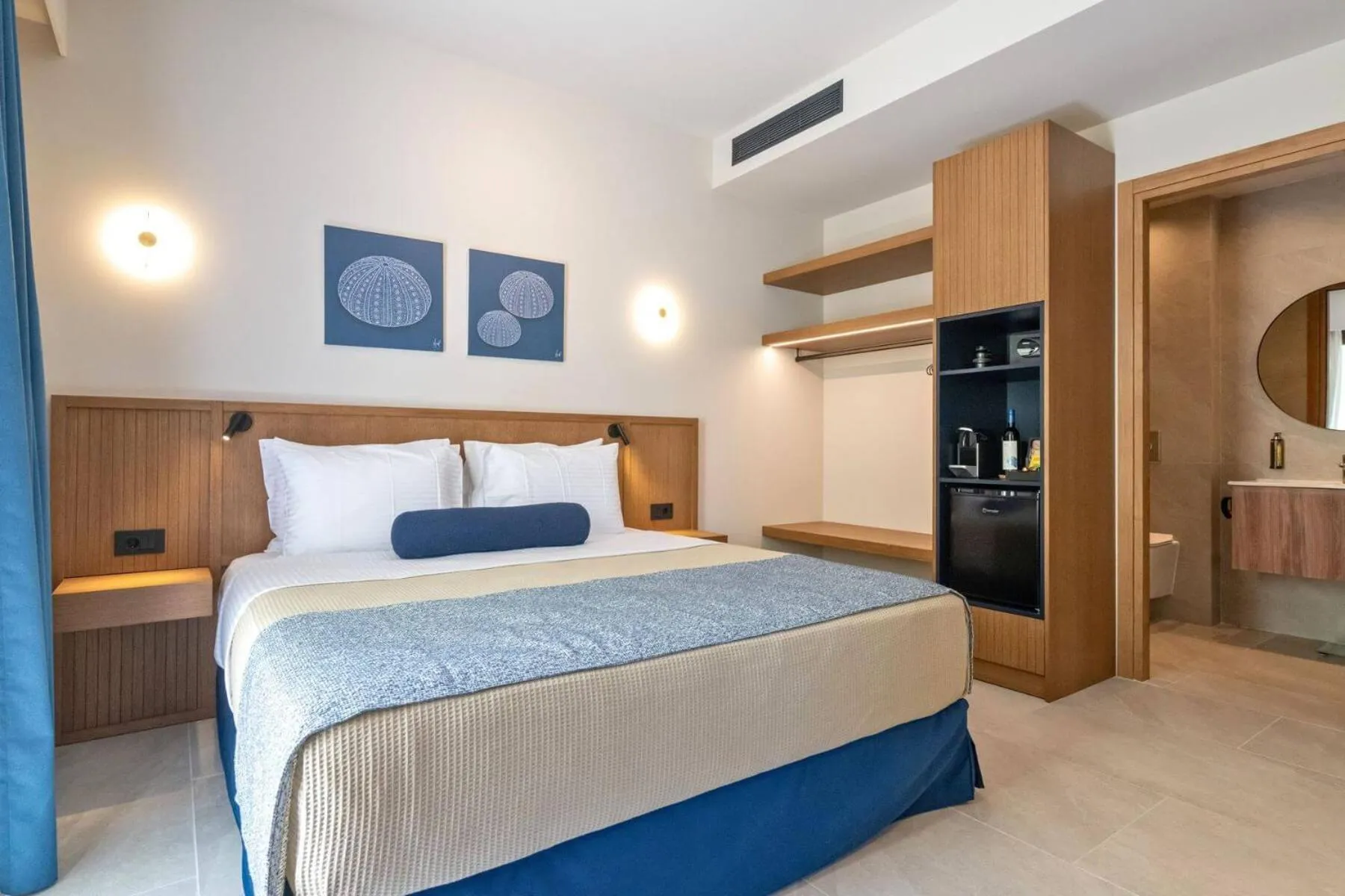 Property building, Bed in Achinos - Kalamata Mediterranean Suites
