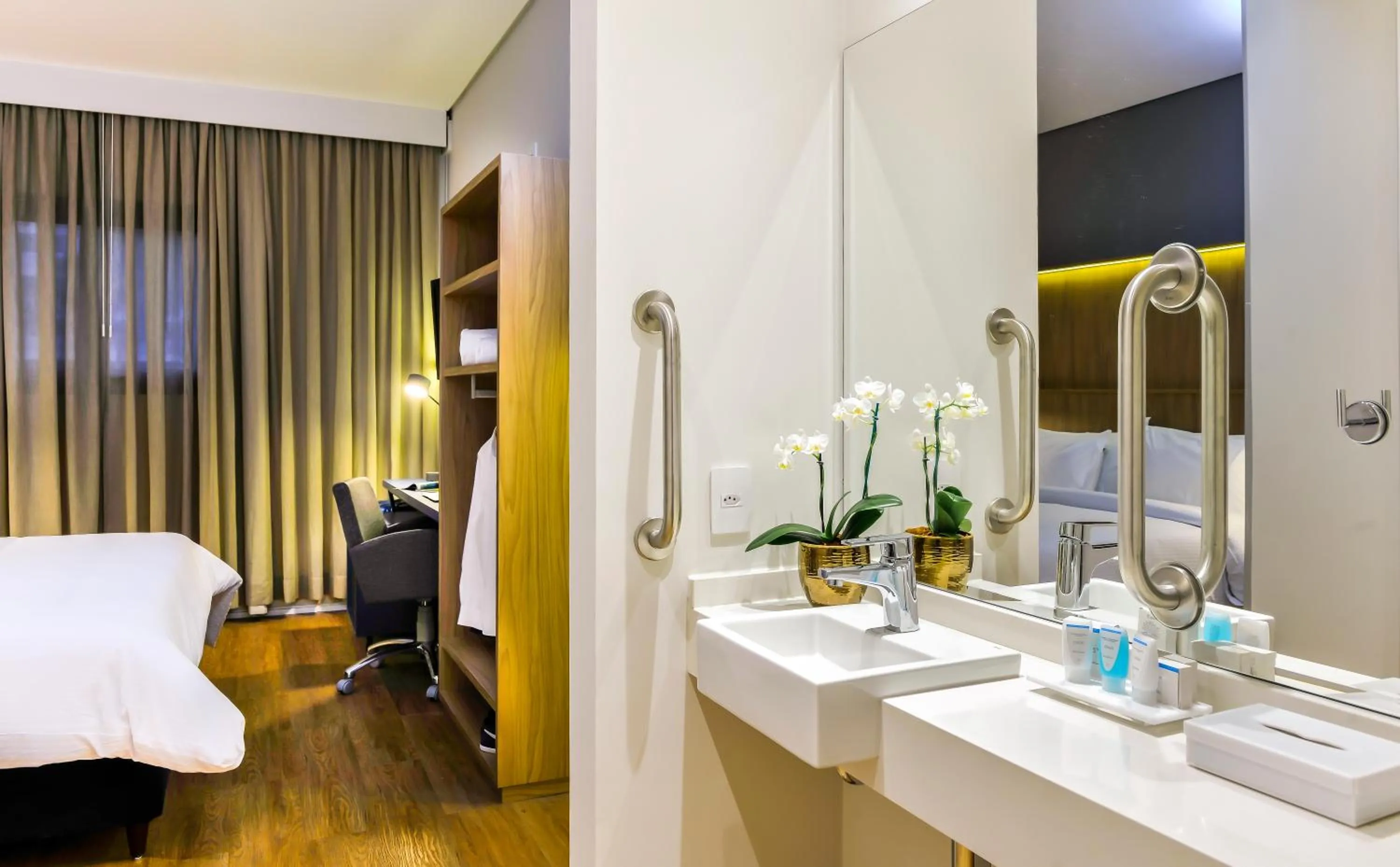 Bed in Hampton by Hilton Guarulhos Airport