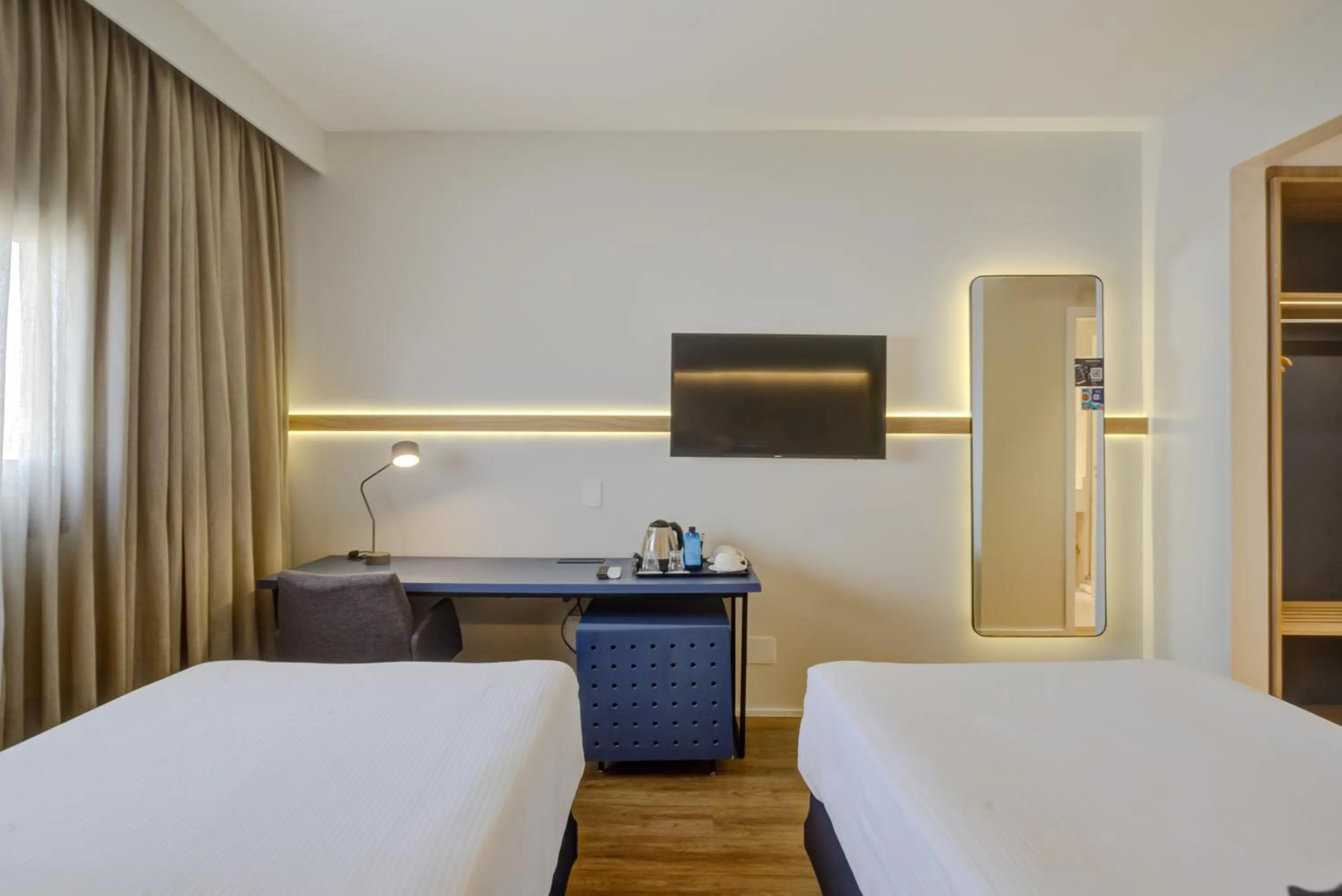 Bed in Hampton by Hilton Guarulhos Airport