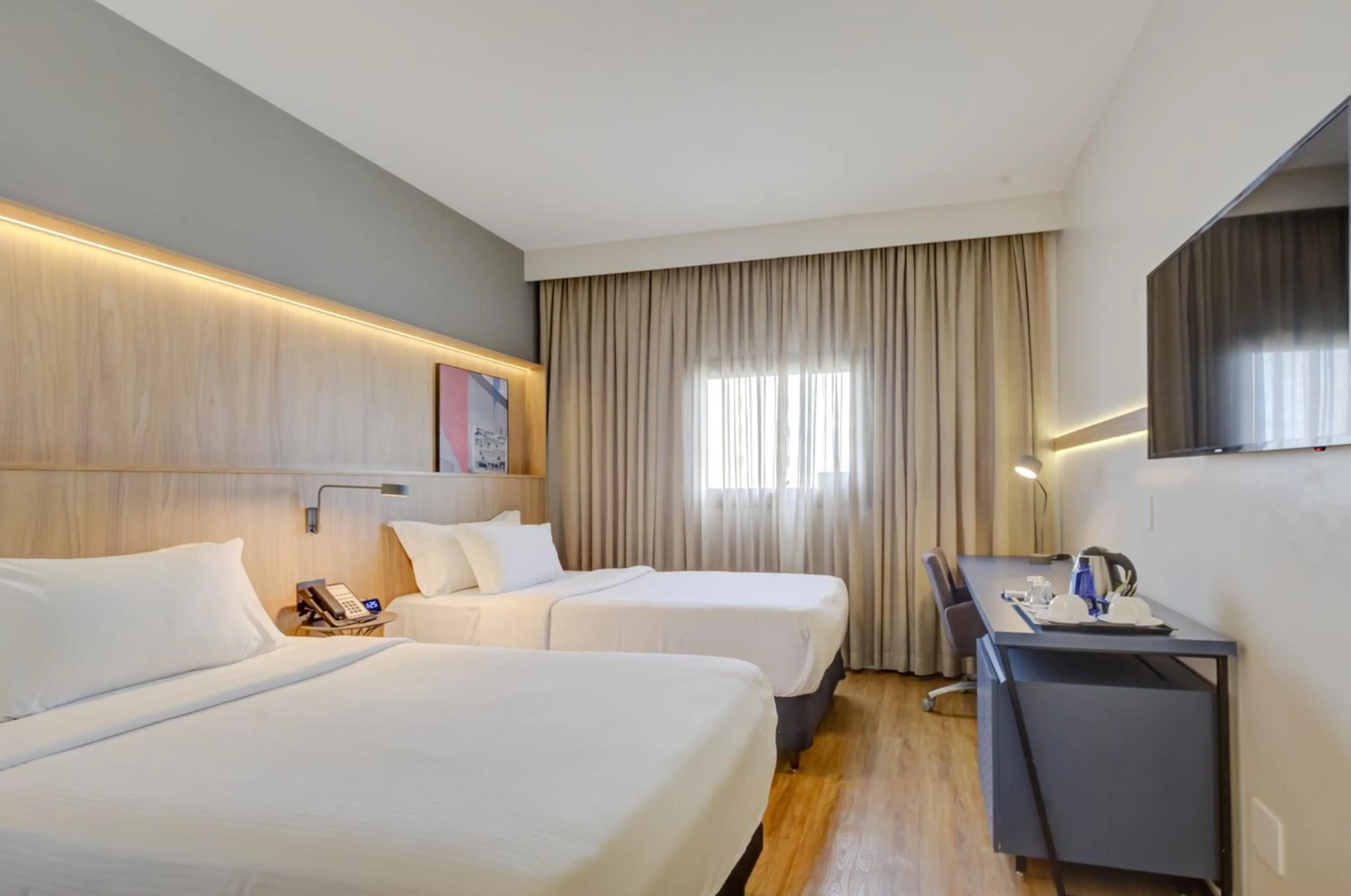 Bed in Hampton by Hilton Guarulhos Airport