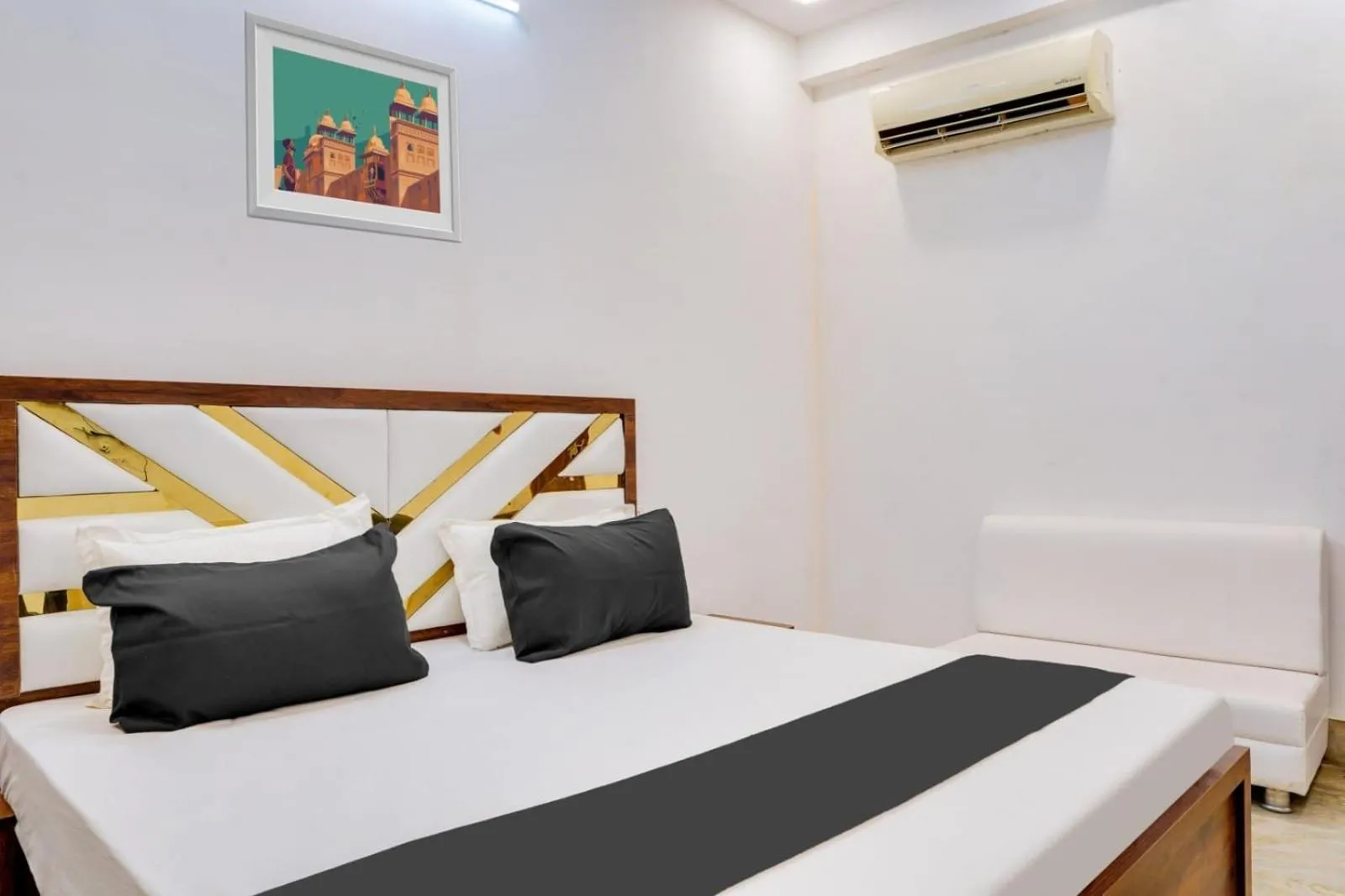 Hotel Aayansh Palace