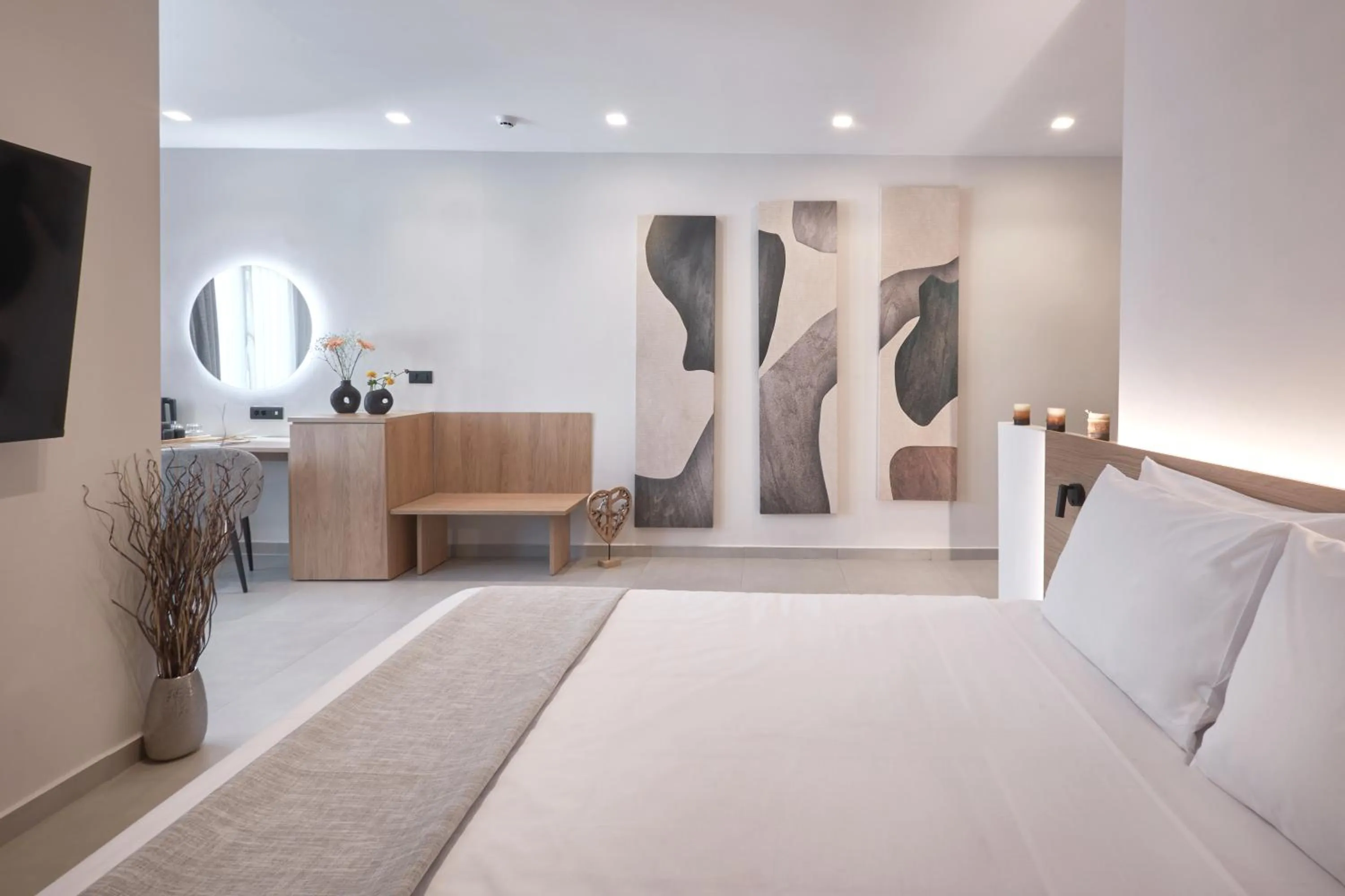 Photo of the whole room, Bed in Athens City Suites