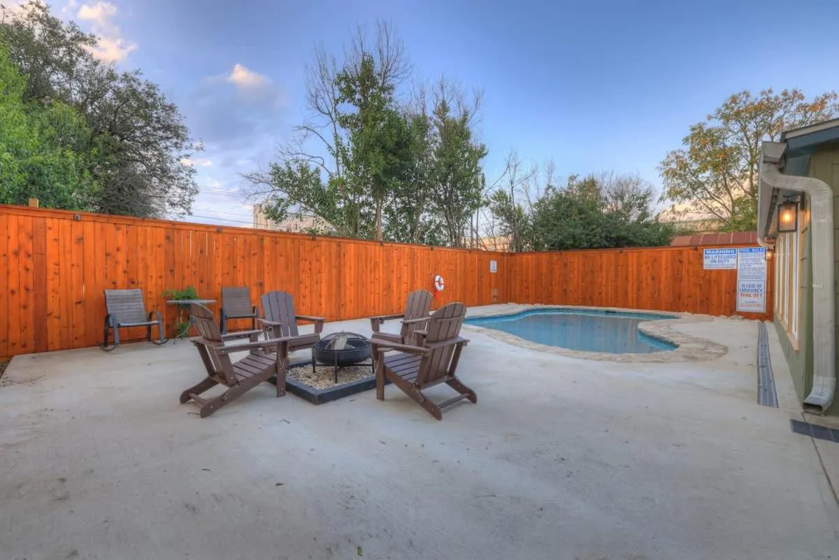 Swimming pool in Tolle Haus: W/Pool & Firepit-Walk to Schlitterbahn, Comal Chutes & Downtown!