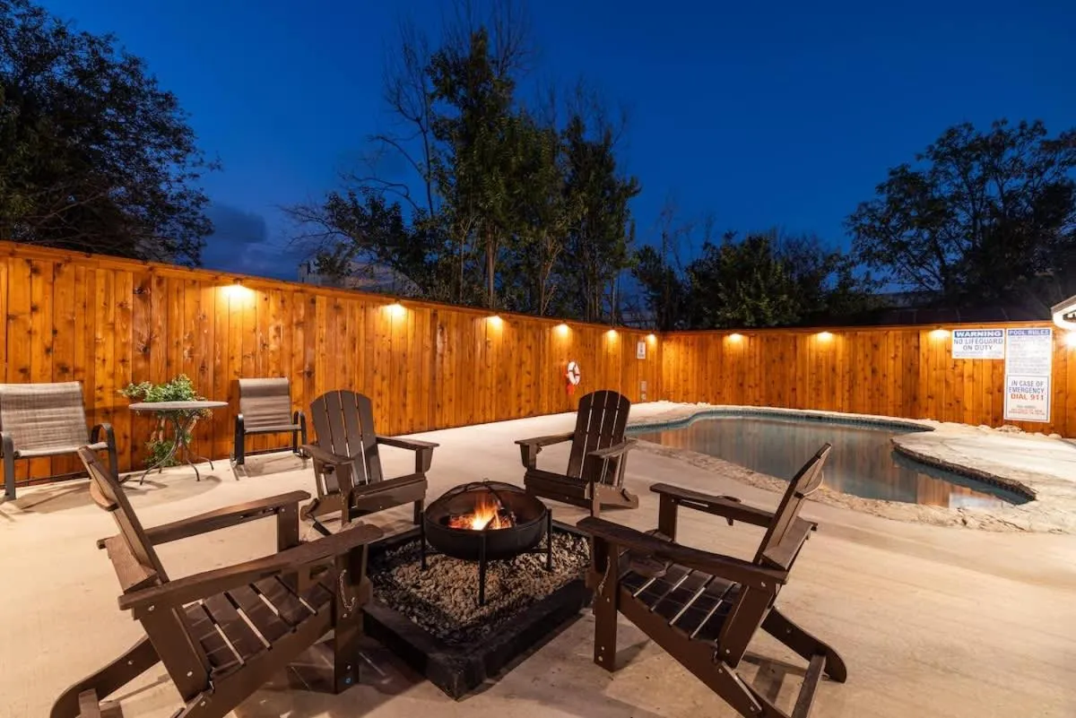 Swimming pool in Tolle Haus: W/Pool & Firepit-Walk to Schlitterbahn, Comal Chutes & Downtown!