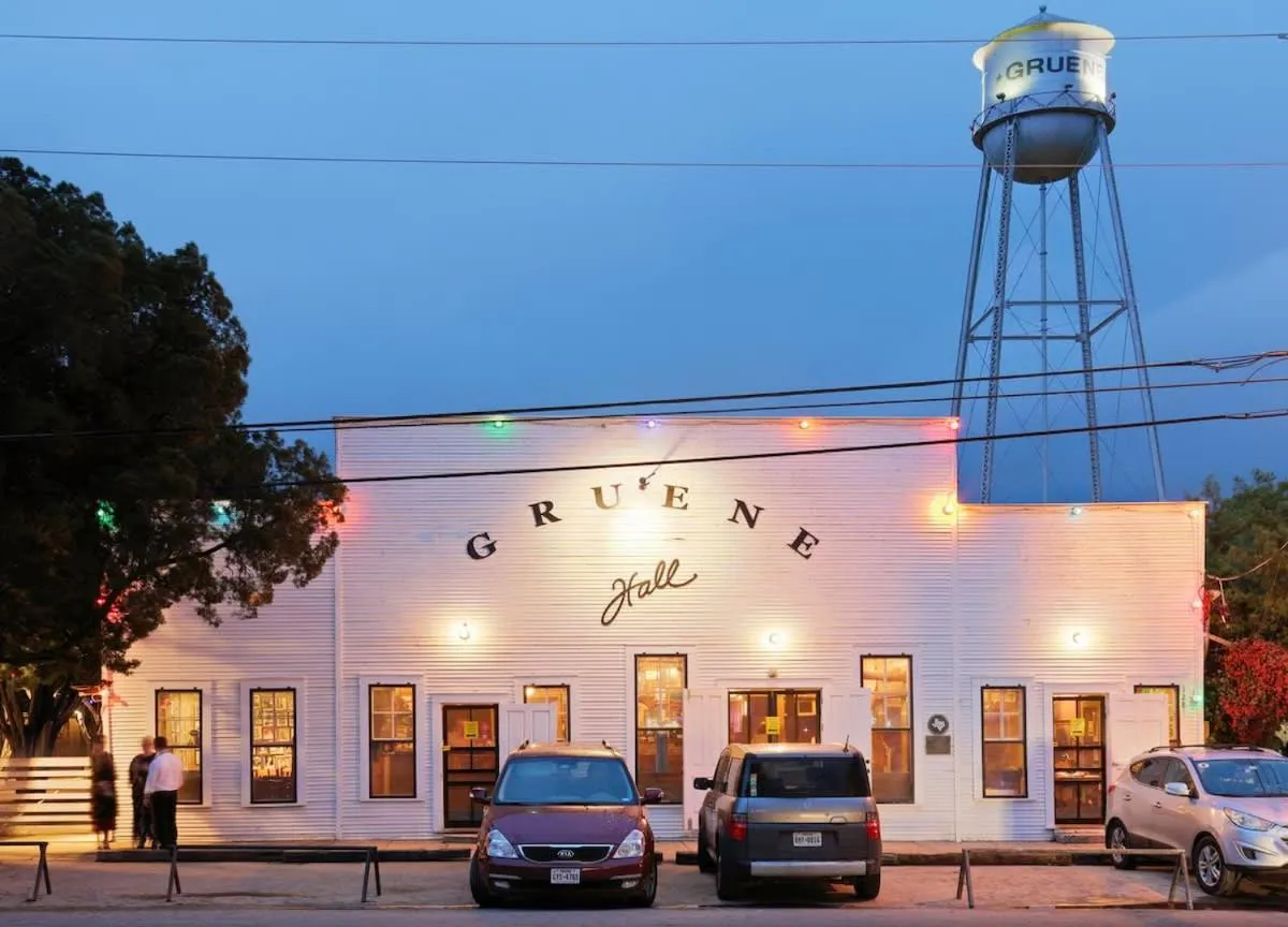 Other in Tolle Haus: W/Pool & Firepit-Walk to Schlitterbahn, Comal Chutes & Downtown!