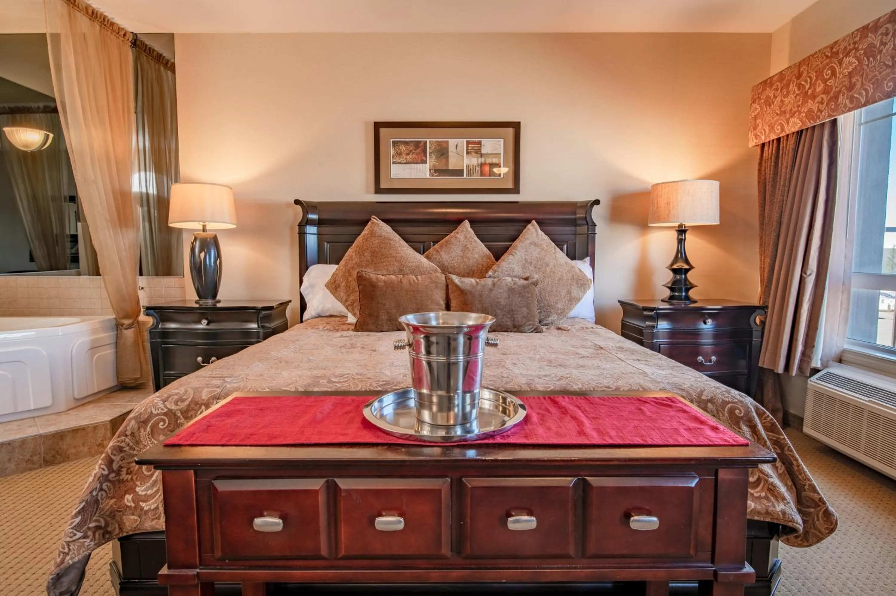 King Room with Spa Bath in Canalta High River