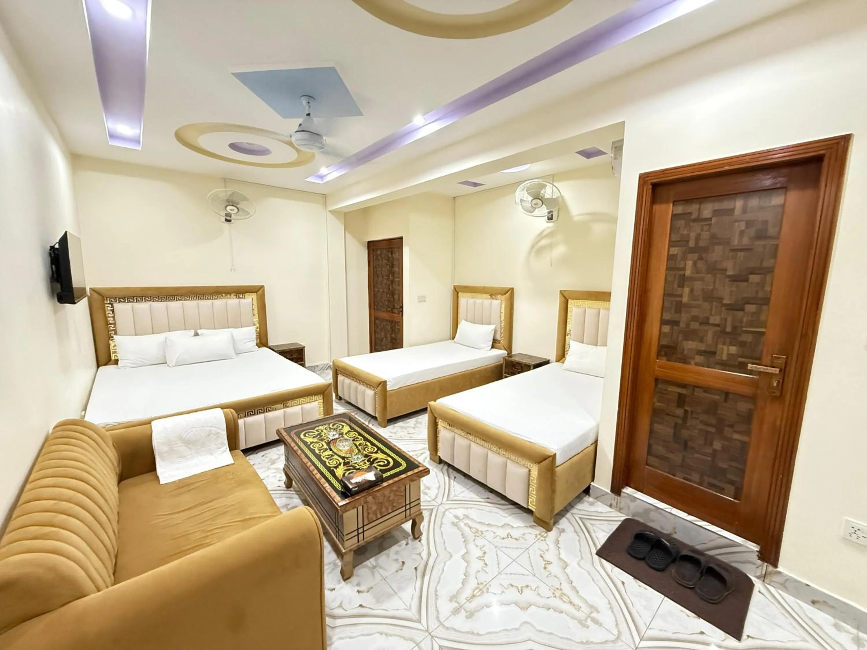 Bedroom, Bed in Serene Elegance Hotel