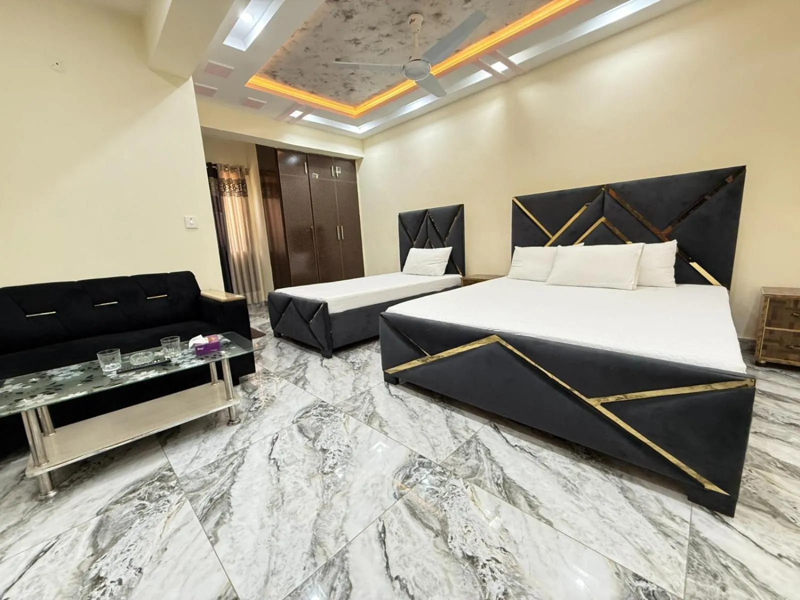 Bedroom, Bed in Serene Elegance Hotel