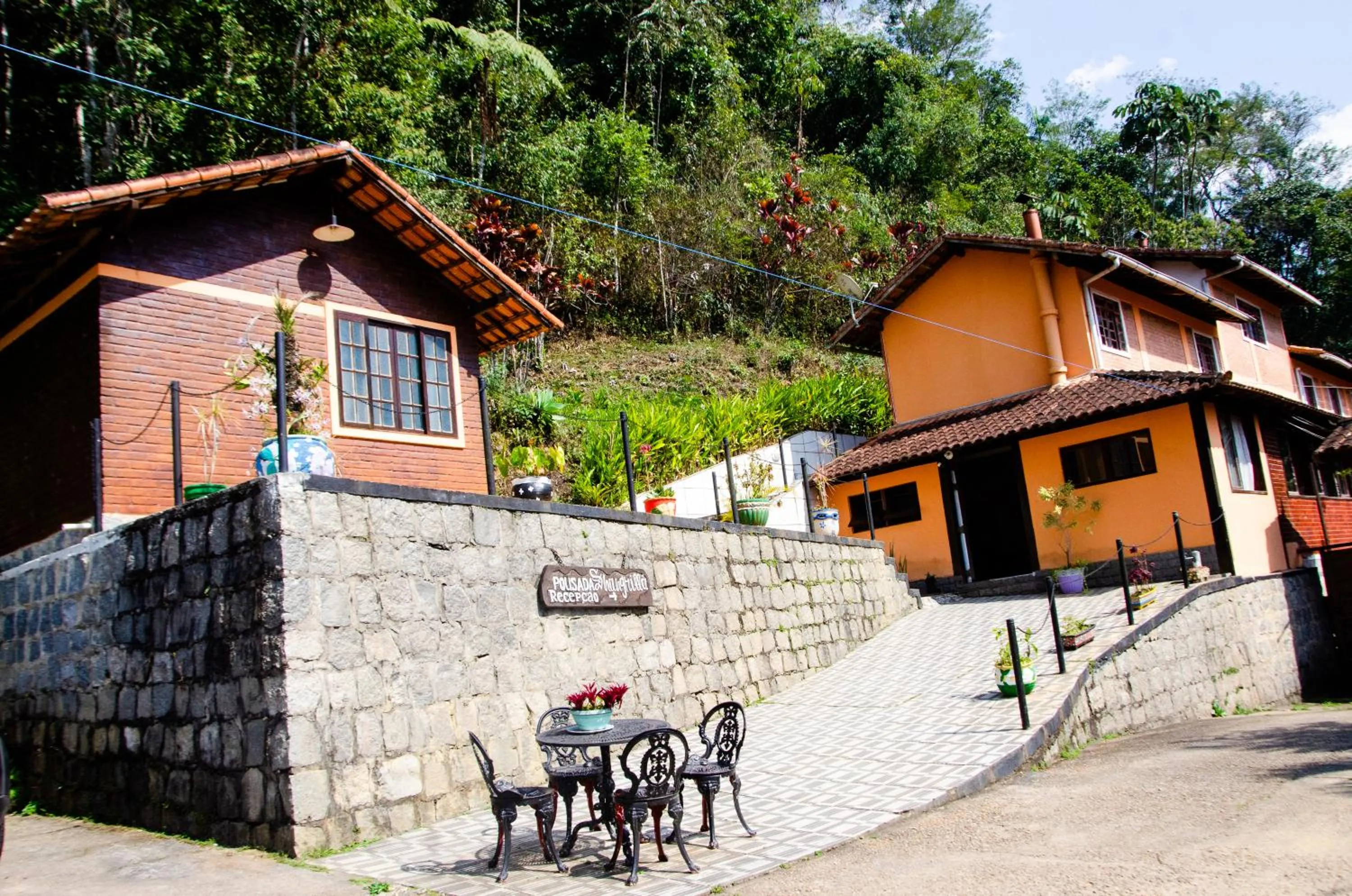 Double Room with Mountain View in Pousada Aconchego Shangrilla