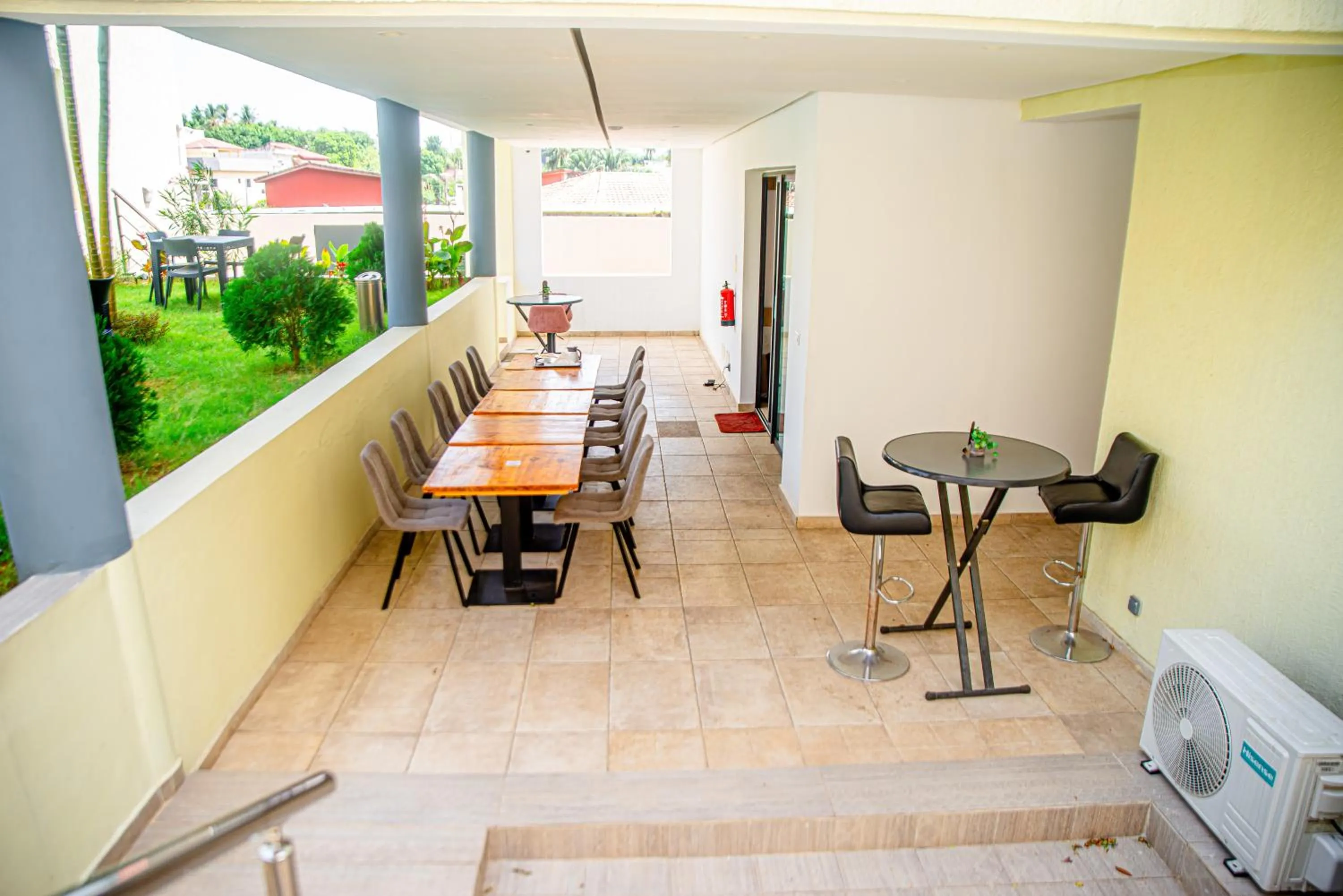 Restaurant/places to eat in Hotel Yatchenin Abidjan