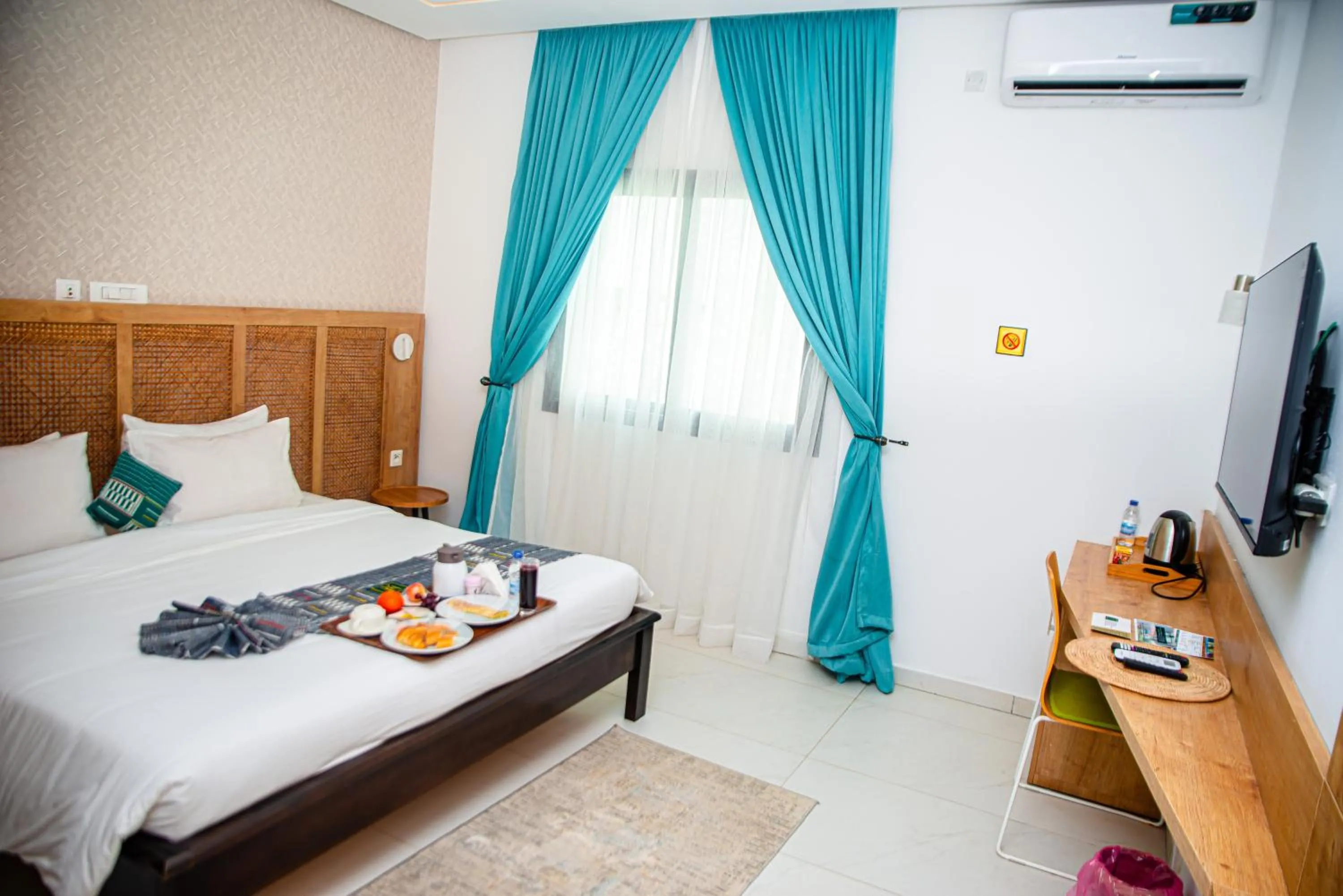 Bed in Hotel Yatchenin Abidjan