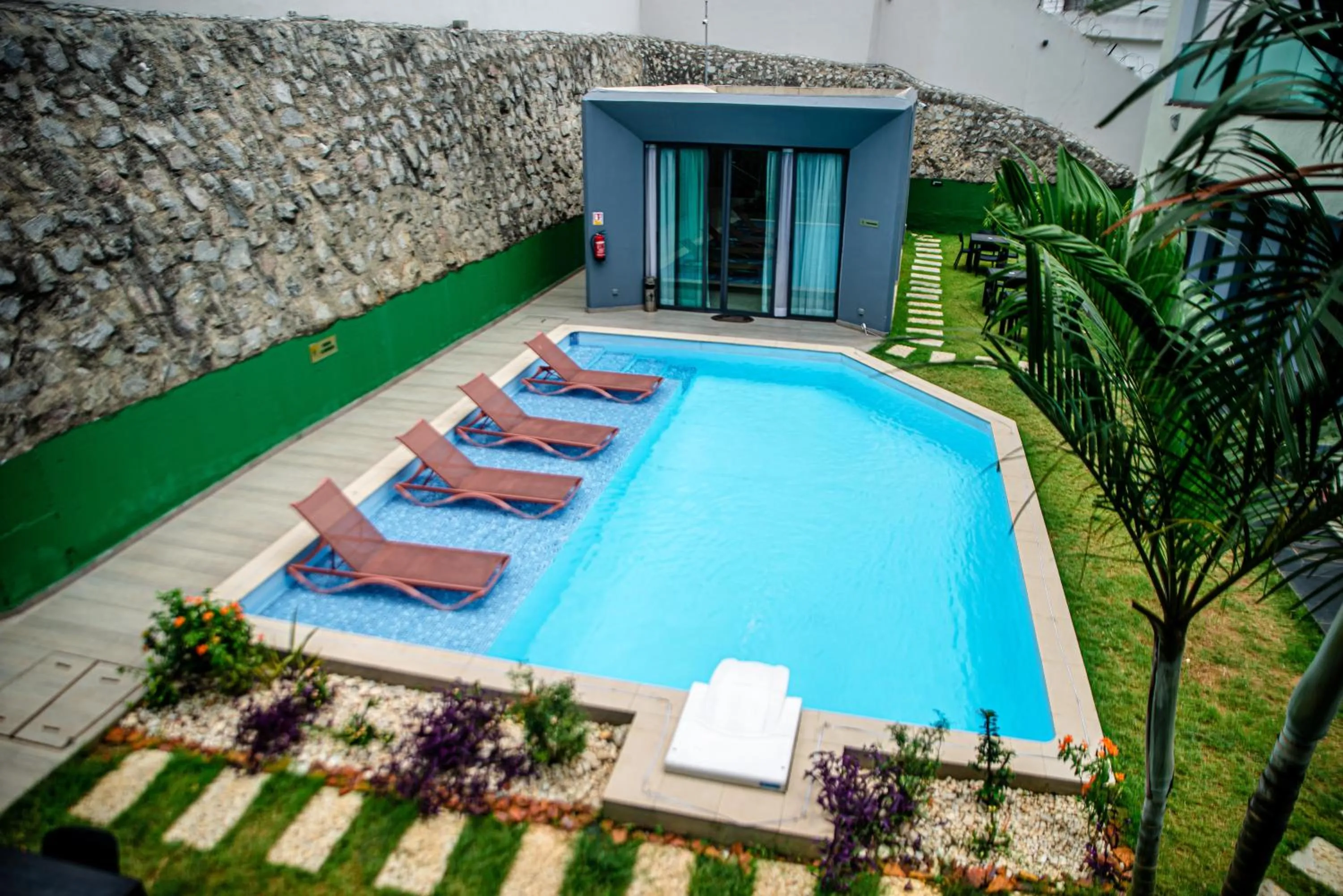 Swimming pool in Hotel Yatchenin Abidjan