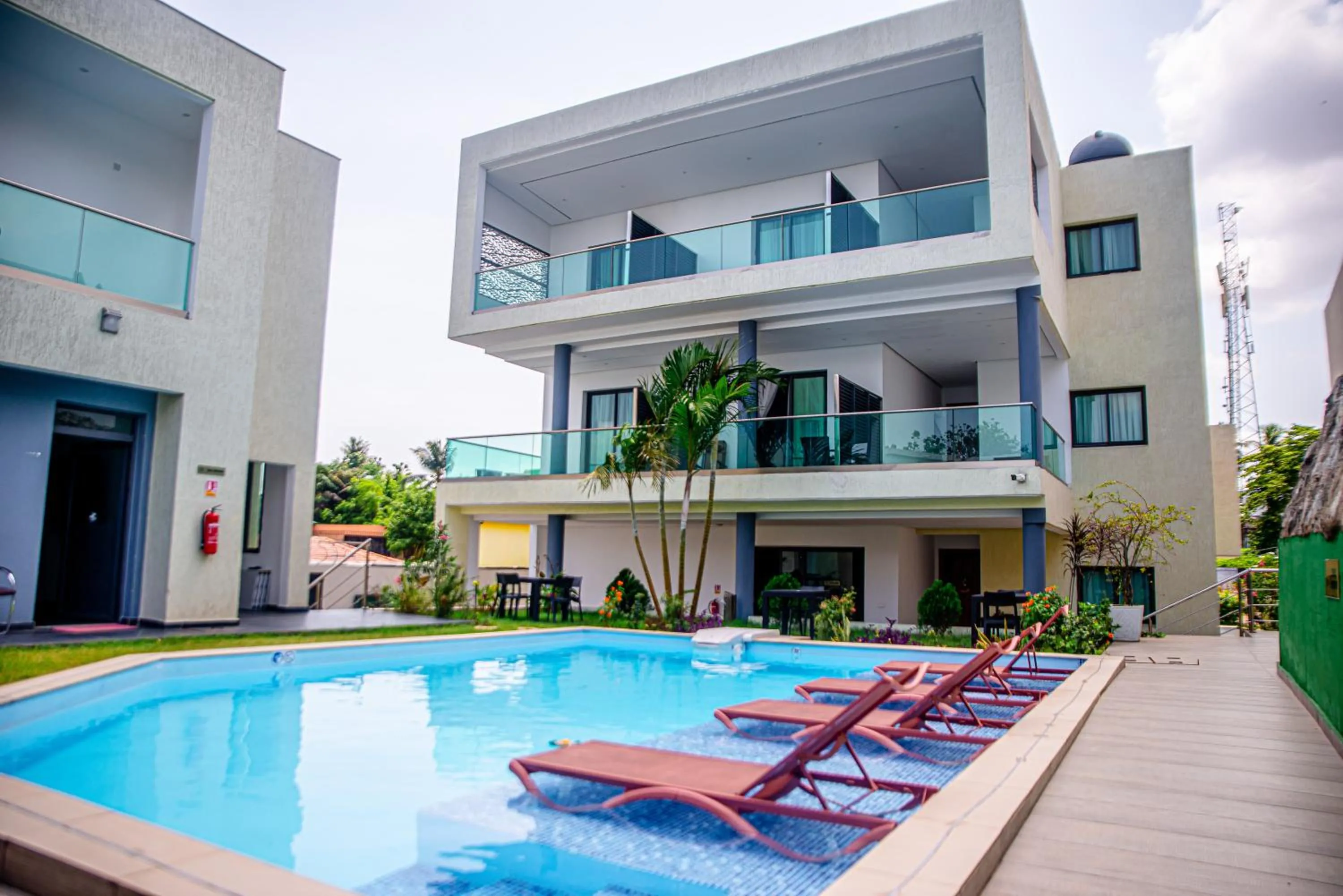 Property building in Hotel Yatchenin Abidjan