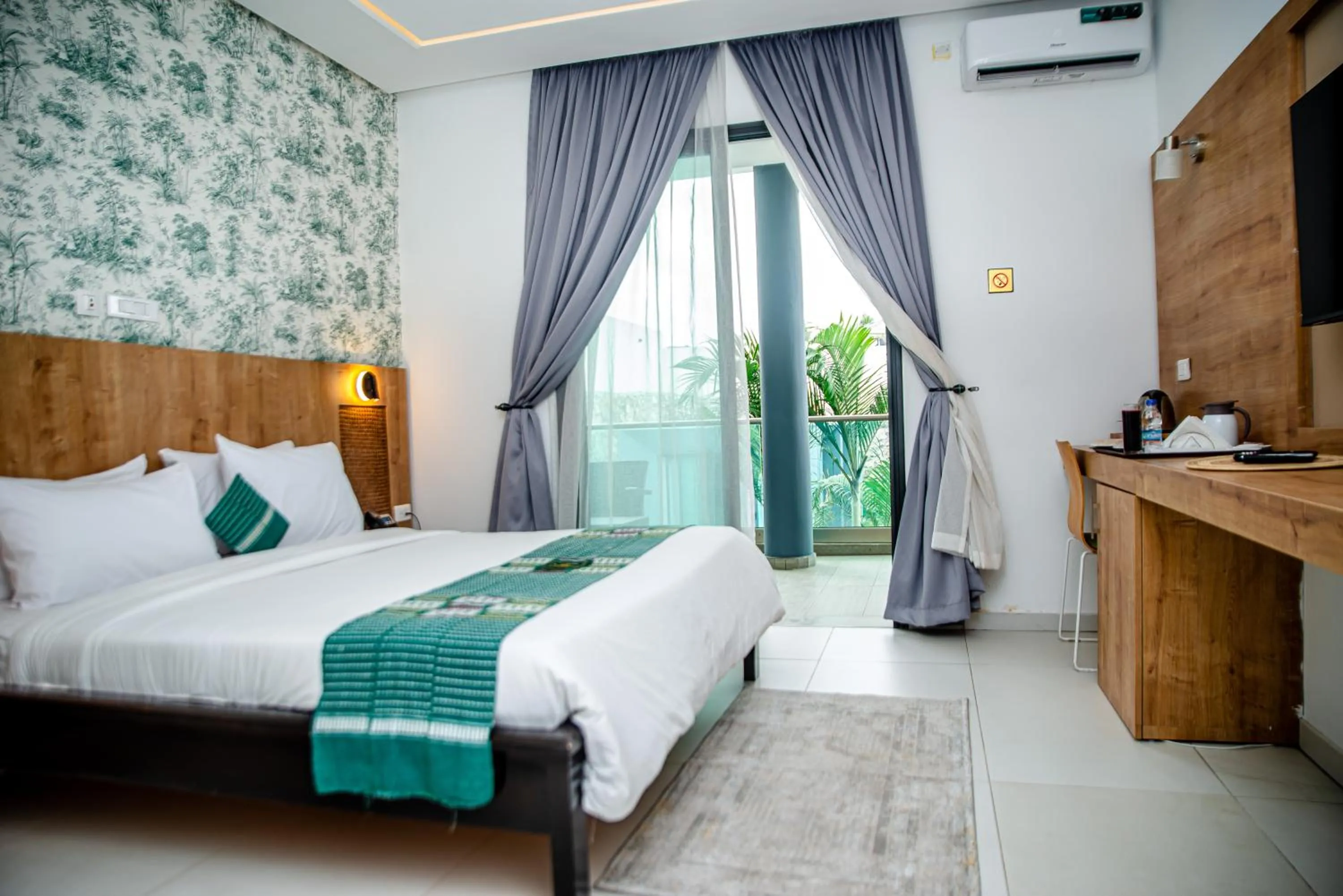 Bed in Hotel Yatchenin Abidjan