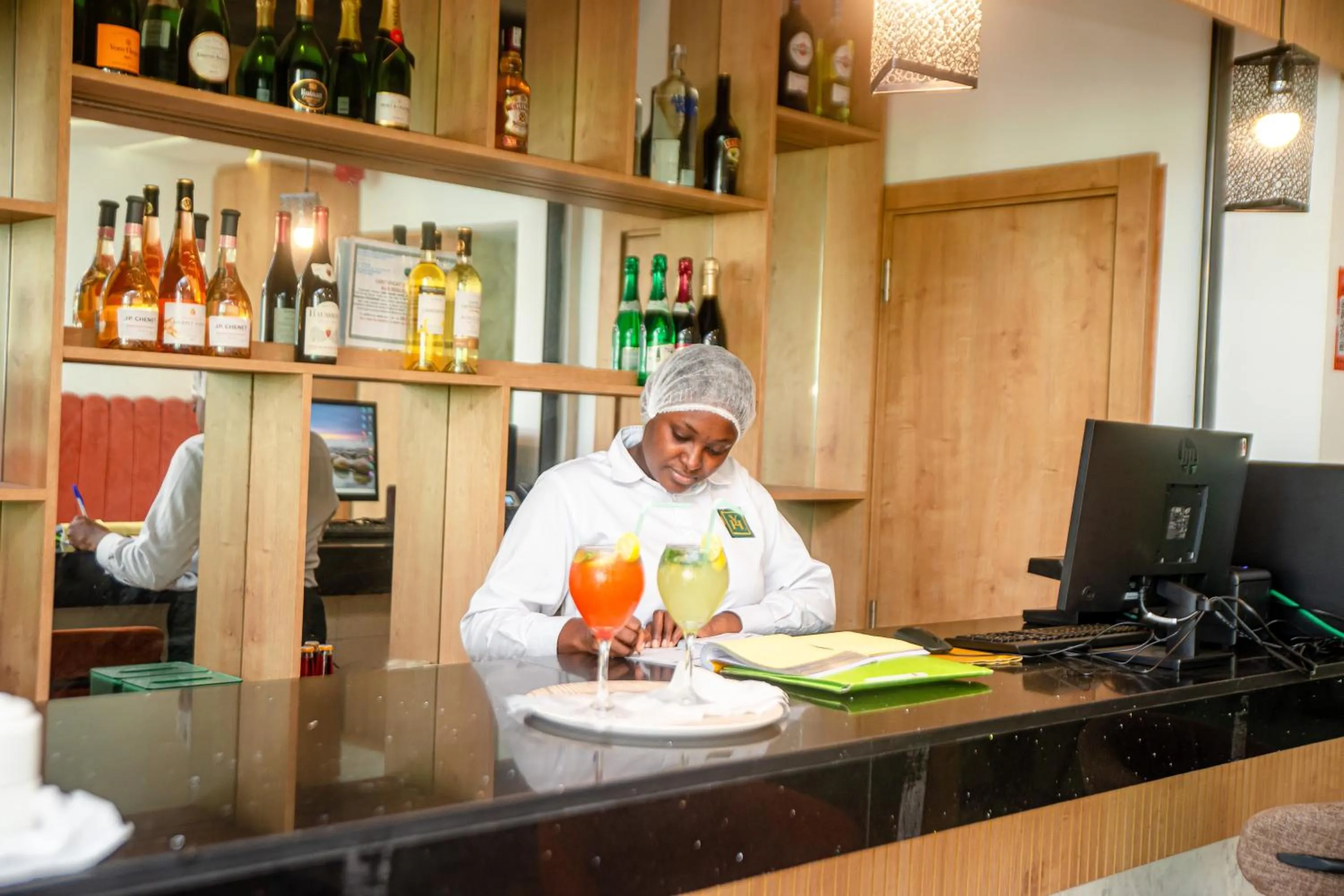 Restaurant/places to eat in Hotel Yatchenin Abidjan