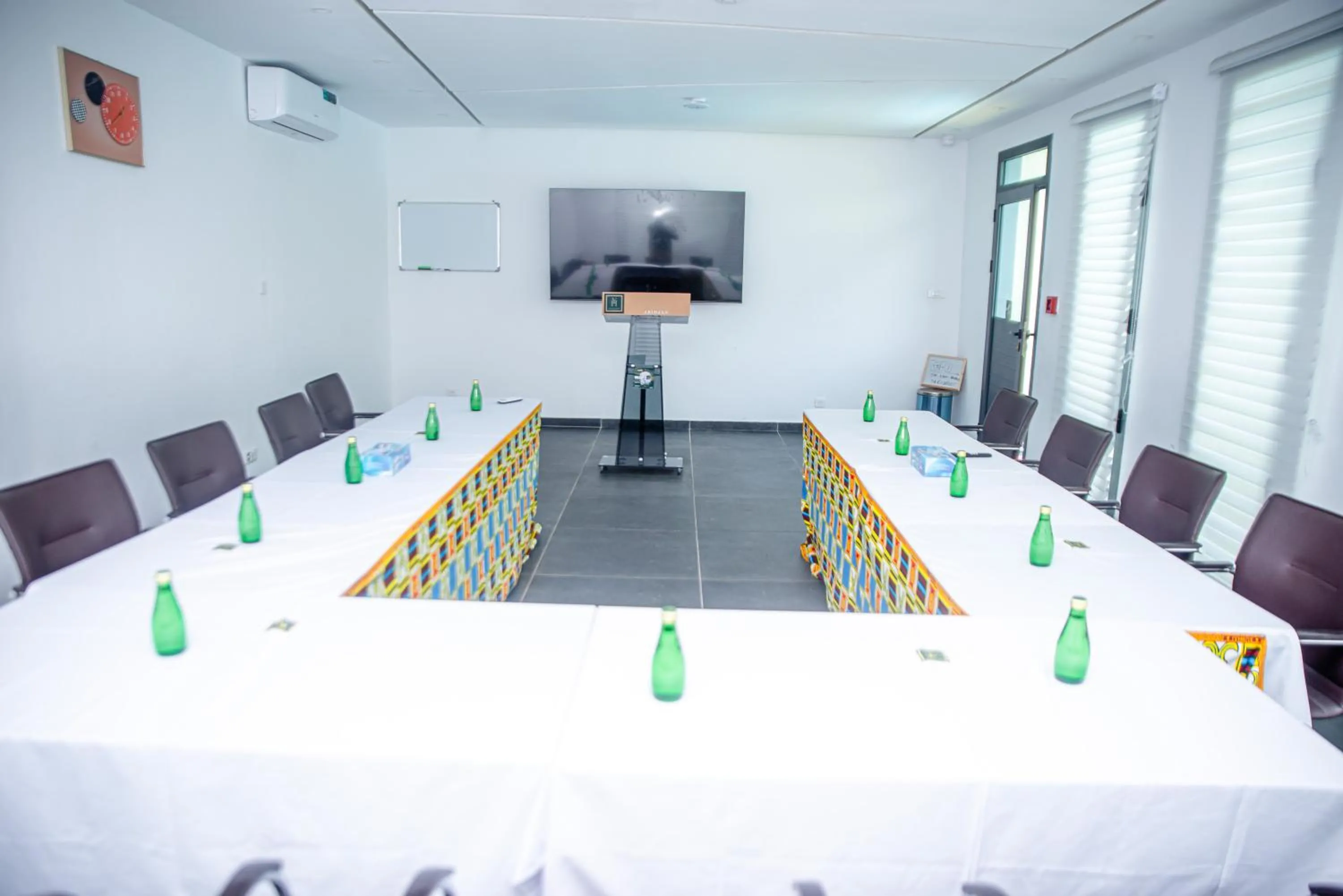 Meeting/conference room in Hotel Yatchenin Abidjan