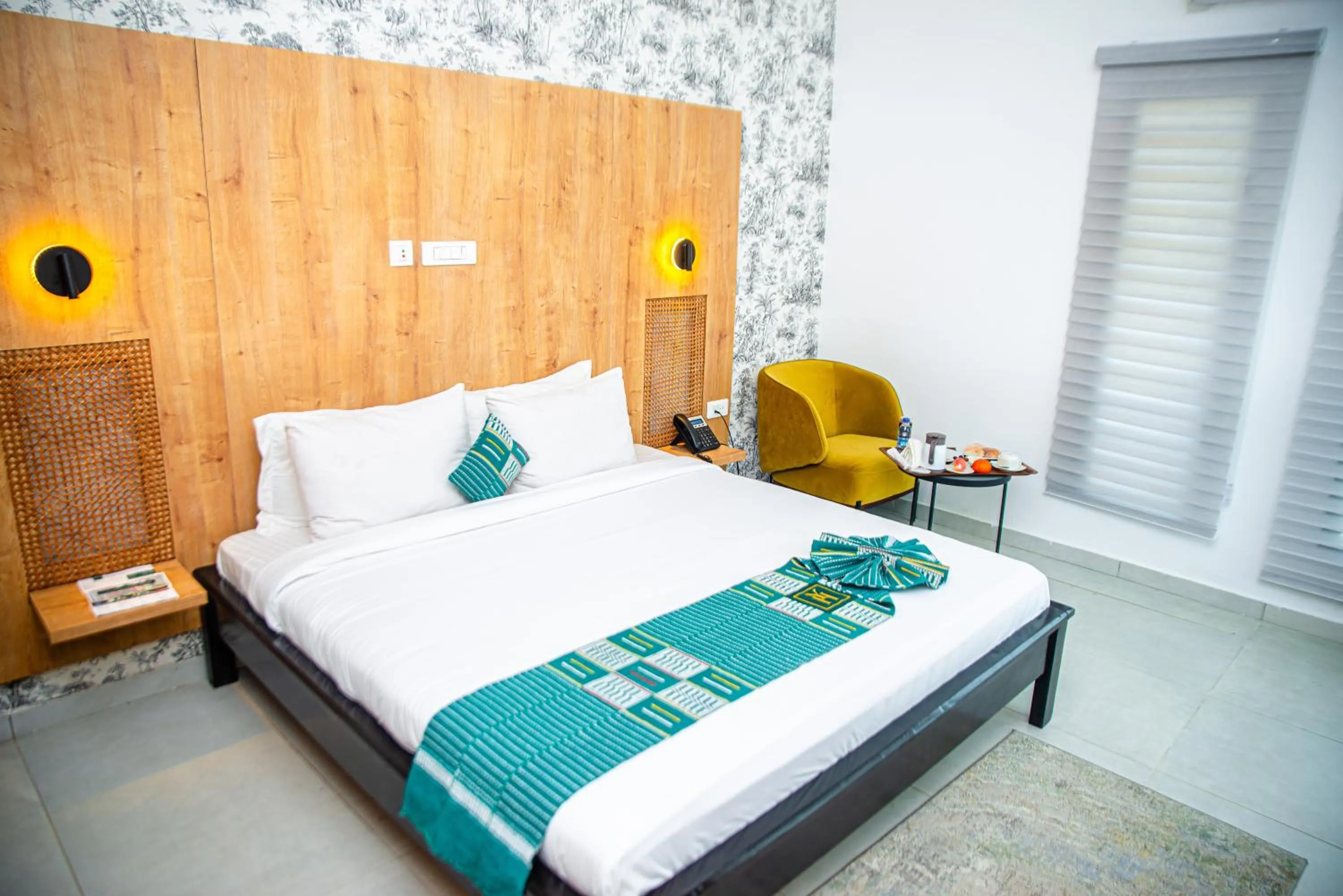 Bedroom, Bed in Hotel Yatchenin Abidjan
