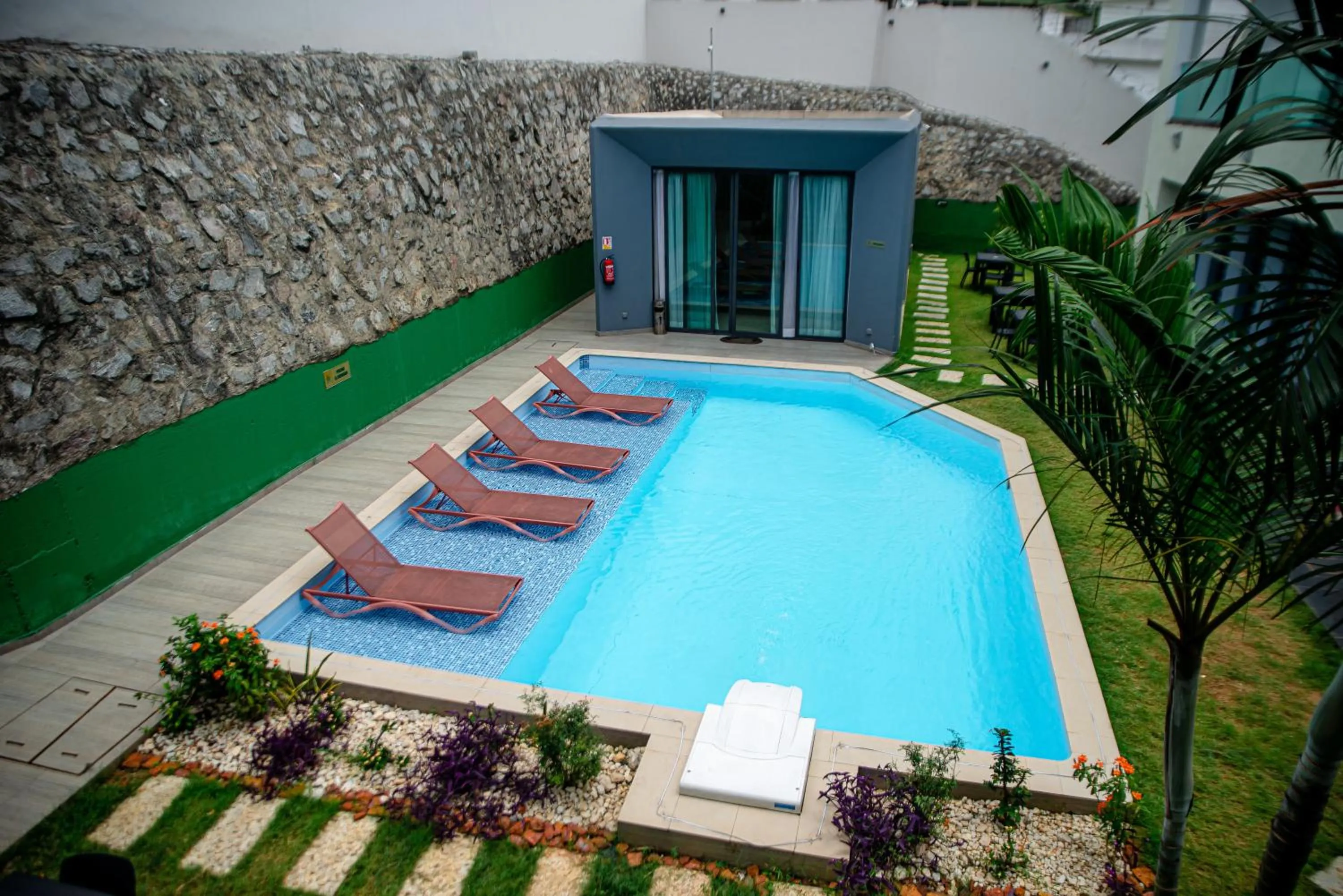 Swimming pool in Hotel Yatchenin Abidjan