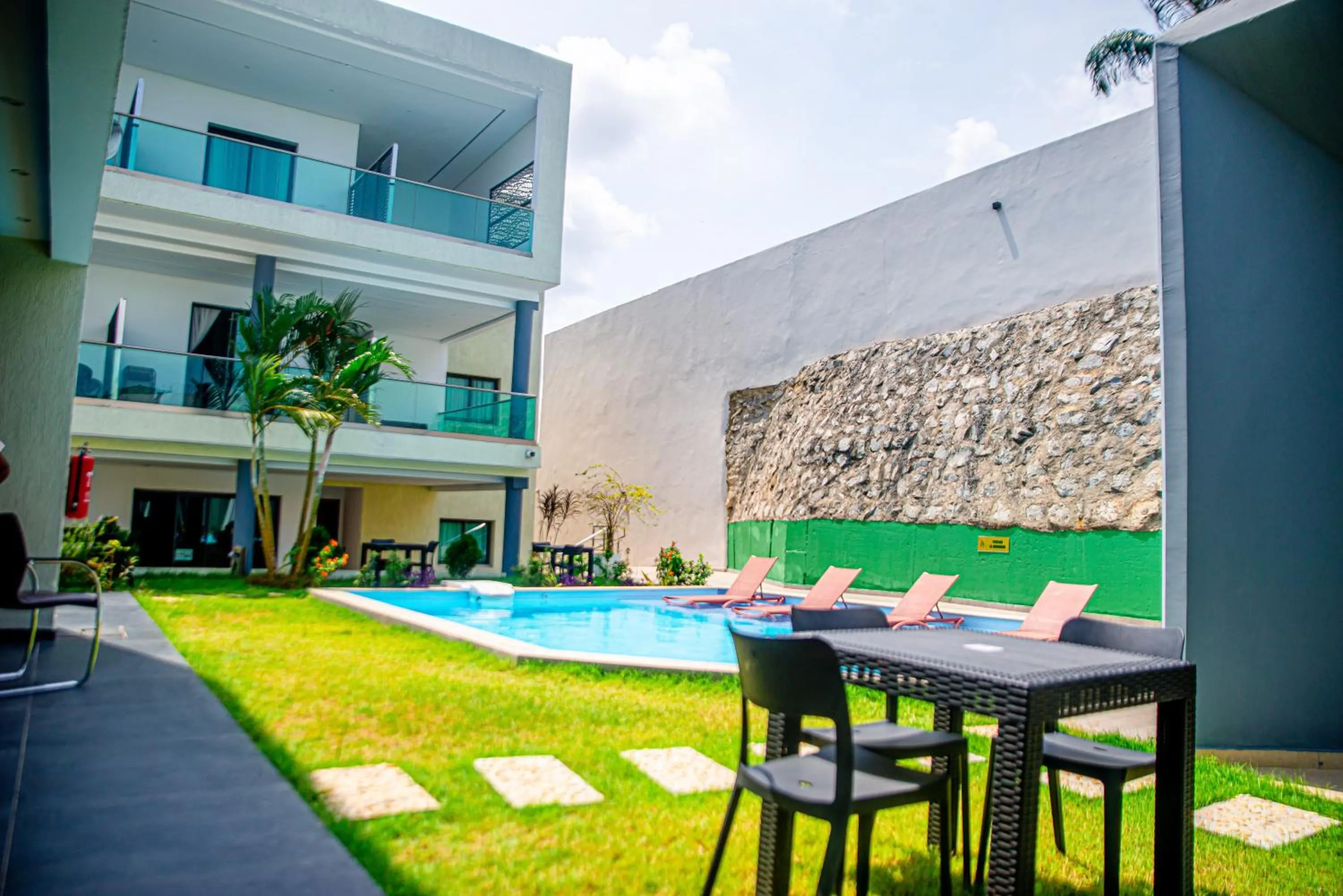 Garden in Hotel Yatchenin Abidjan