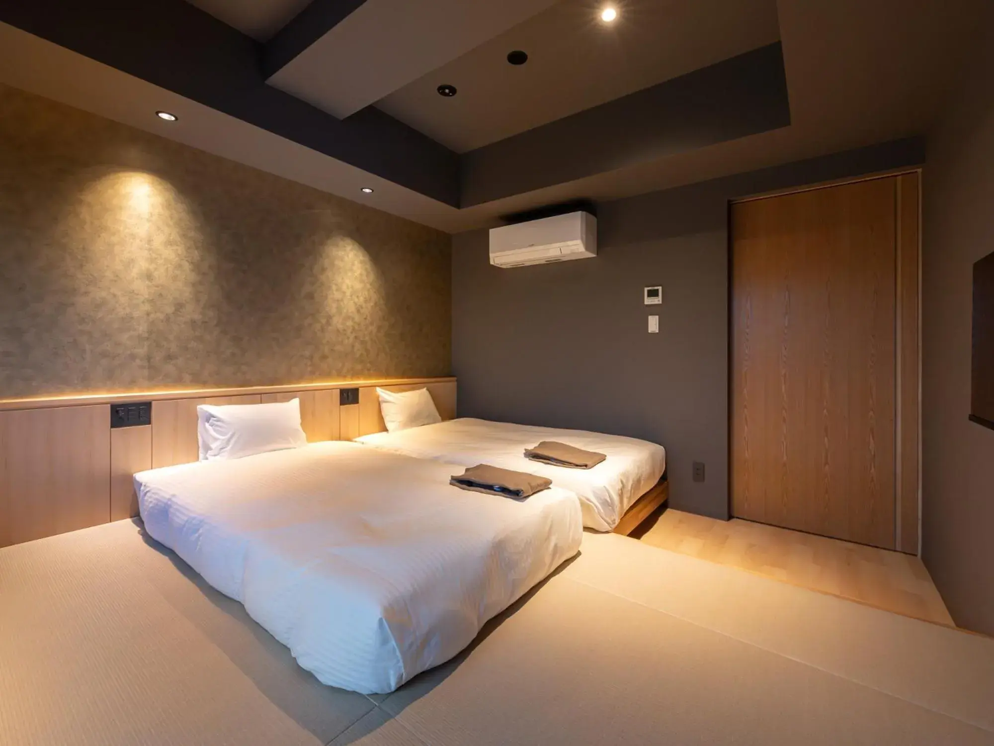 Twin Room with Bath - single occupancy in Onn Oomagarinohanabi Twin Room with Bath - single occupancy in Onn Oomagarinohanabi