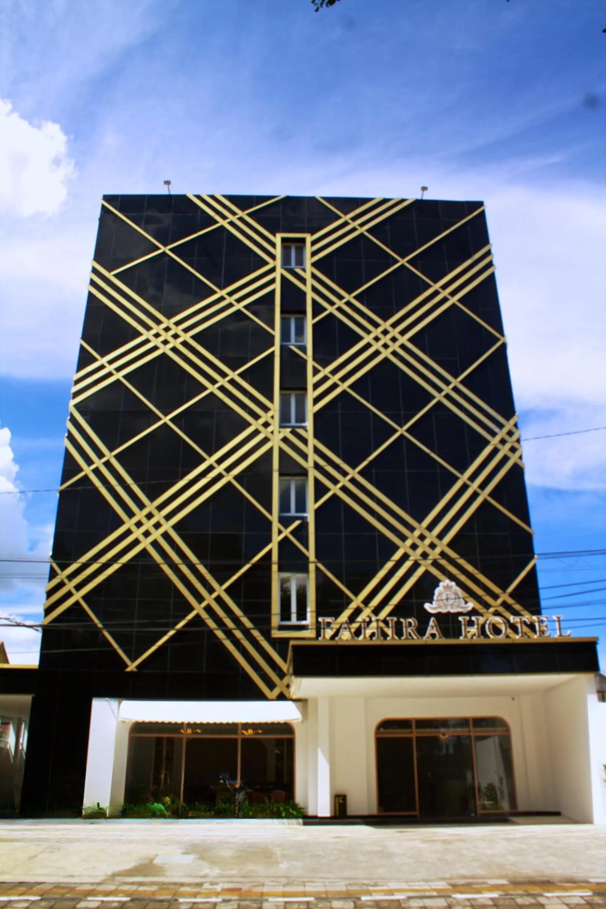 Property building in Fahira Hotel Syariah Padang